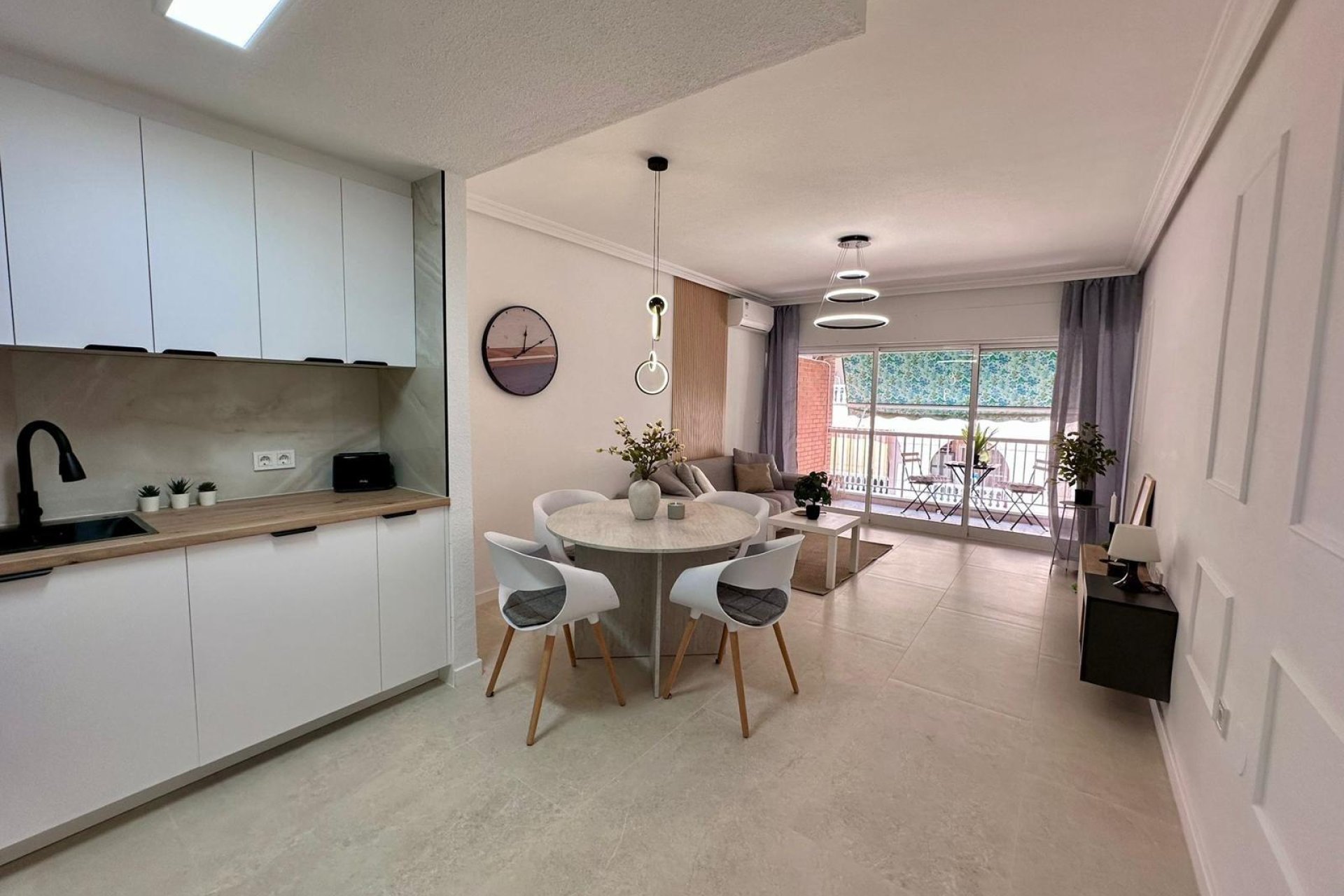 Resale - Apartment -
Torrevieja - Estacion De Autobuses