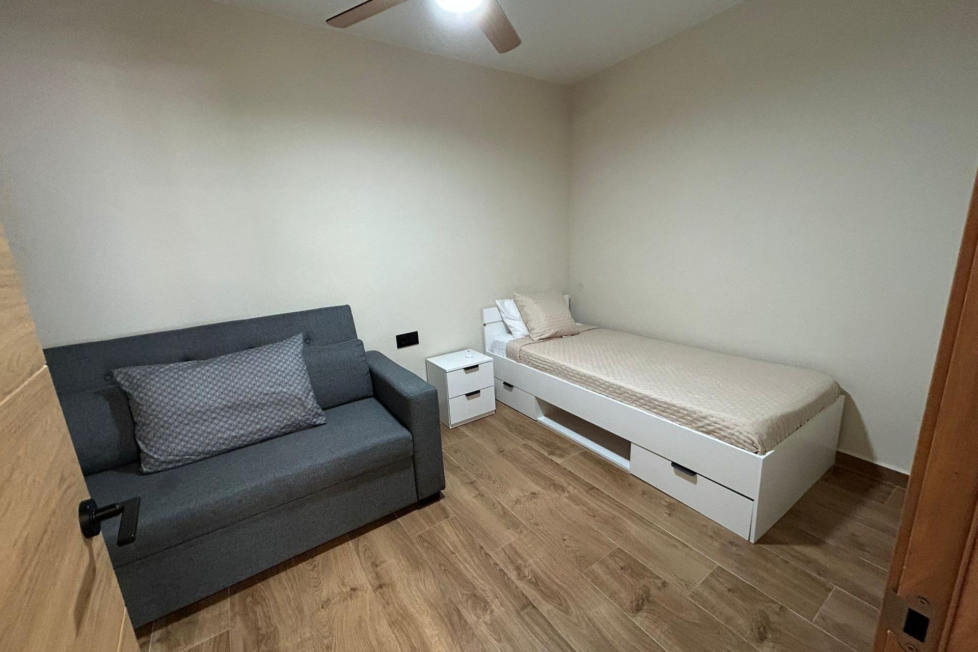 Resale - Apartment -
Torrevieja - Estacion De Autobuses