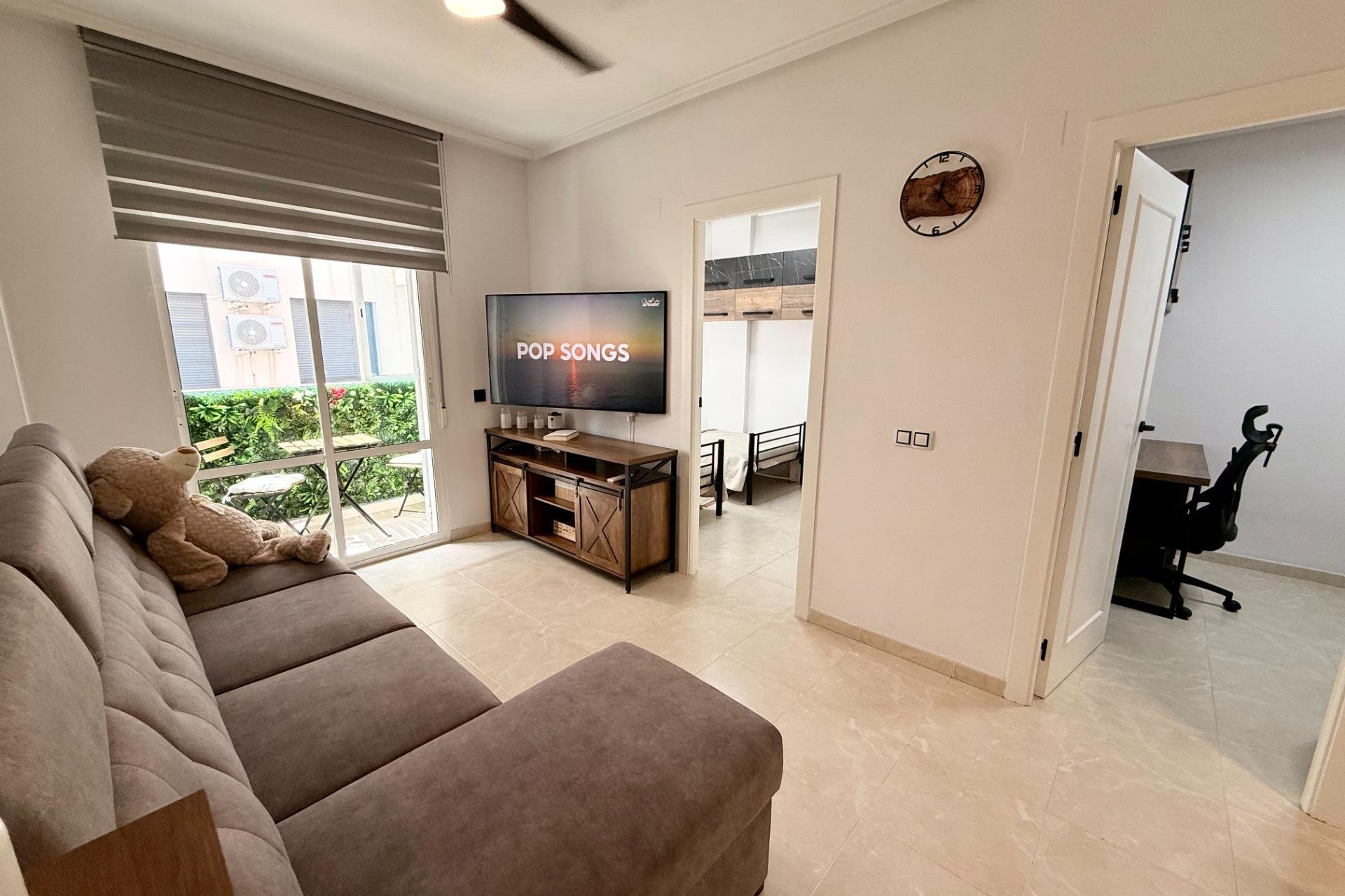 Resale - Apartment -
Torrevieja - Estacion De Autobuses