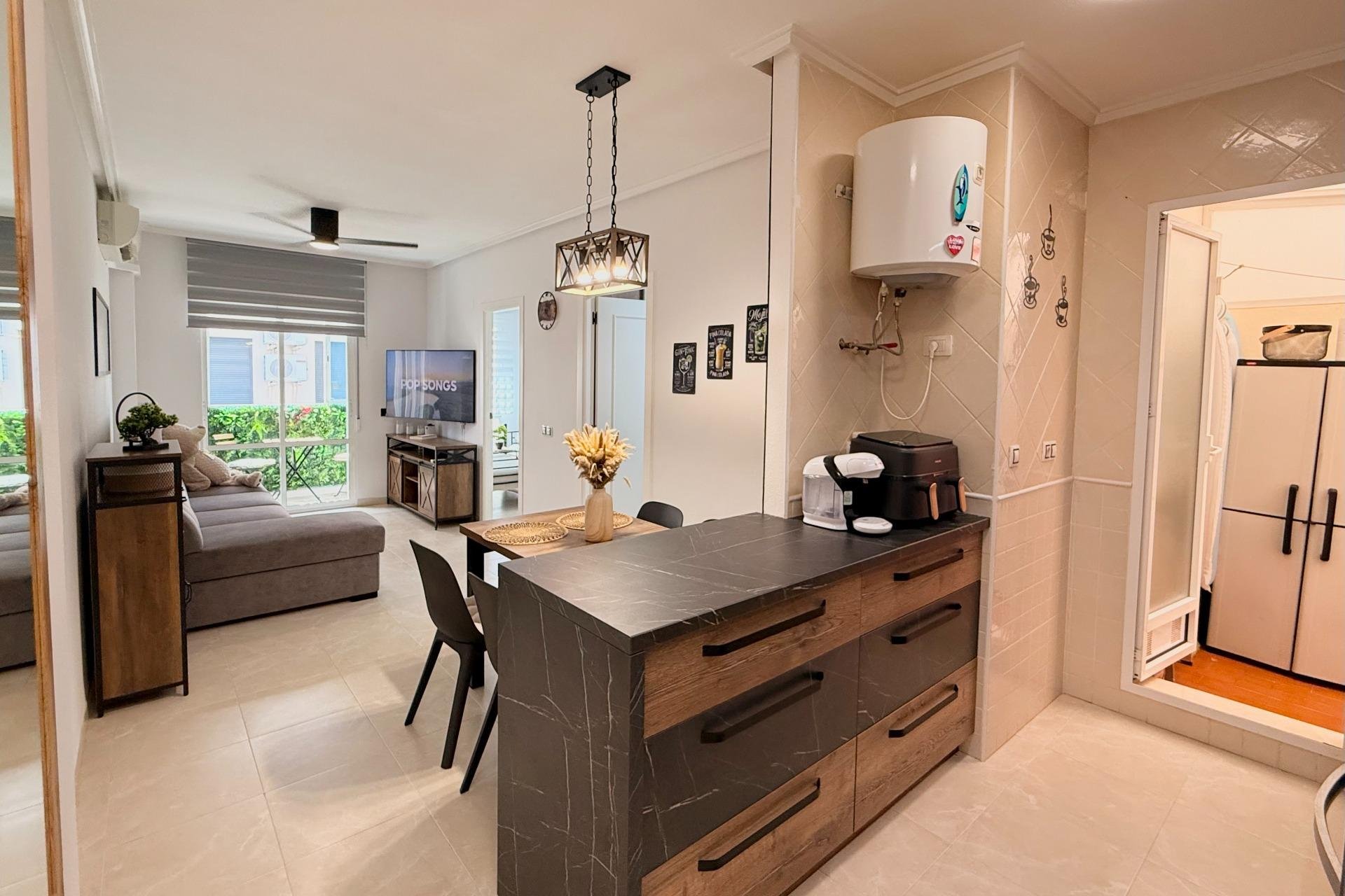 Resale - Apartment -
Torrevieja - Estacion De Autobuses