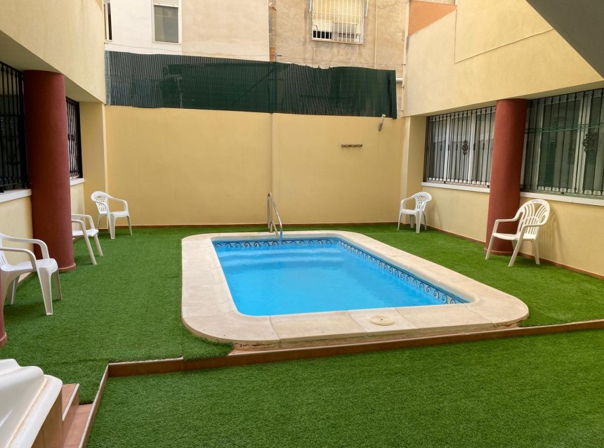 Resale - Apartment -
Torrevieja - Estacion De Autobuses