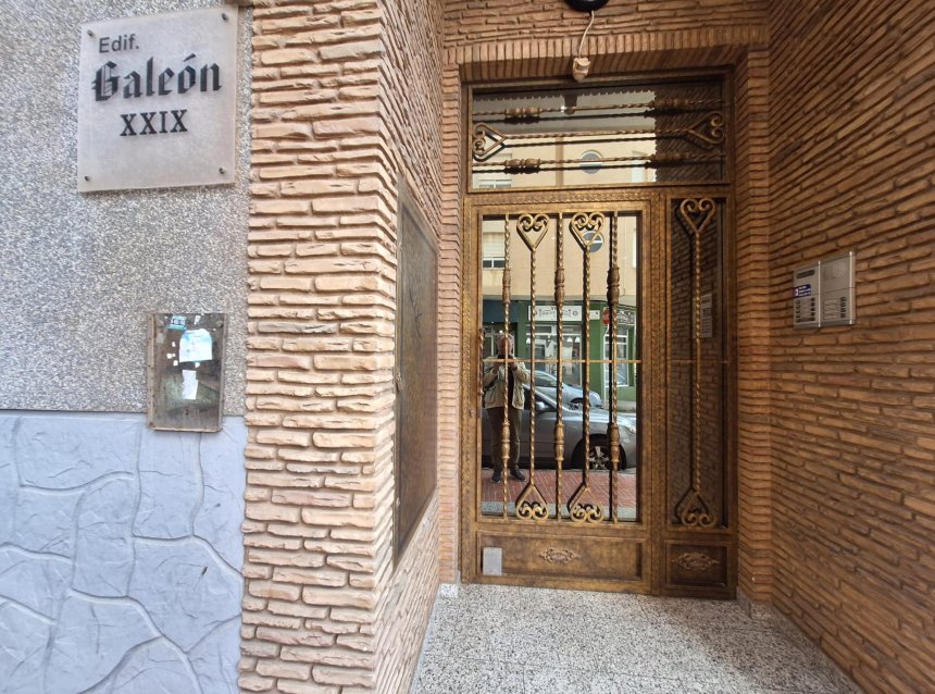 Resale - Apartment -
Torrevieja - Estacion De Autobuses