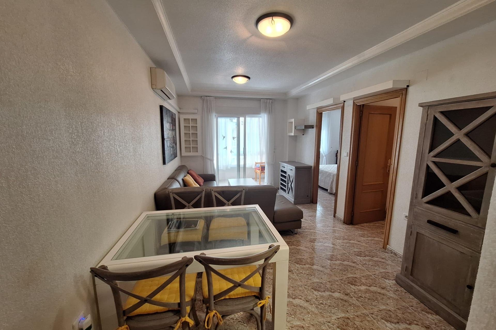Resale - Apartment -
Torrevieja - Estacion De Autobuses