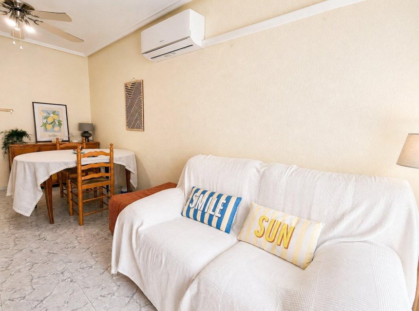 Resale - Apartment -
Torrevieja - Habaneras