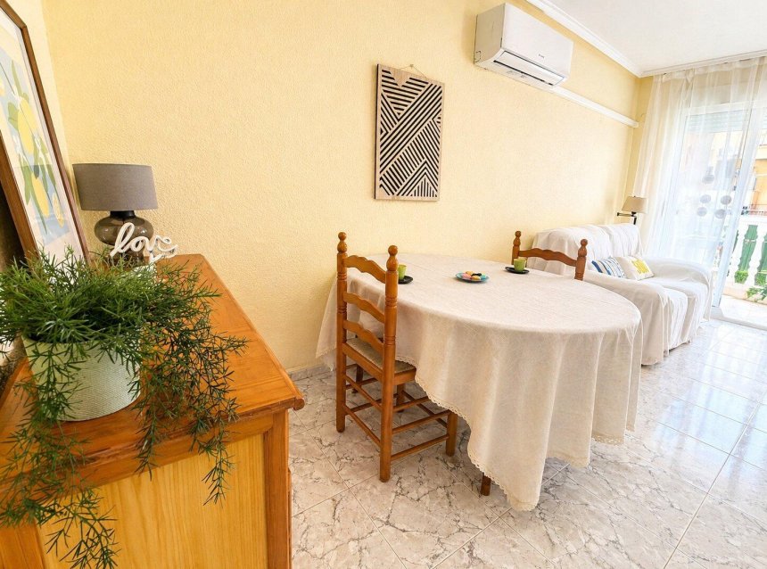 Resale - Apartment -
Torrevieja - Habaneras