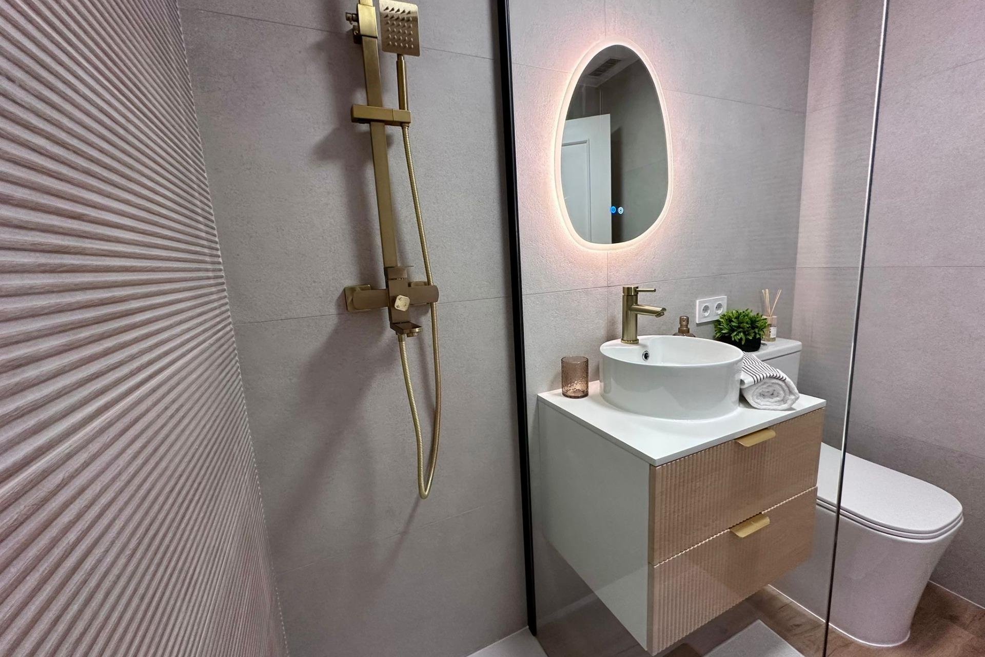 Resale - Apartment -
Torrevieja - Habaneras