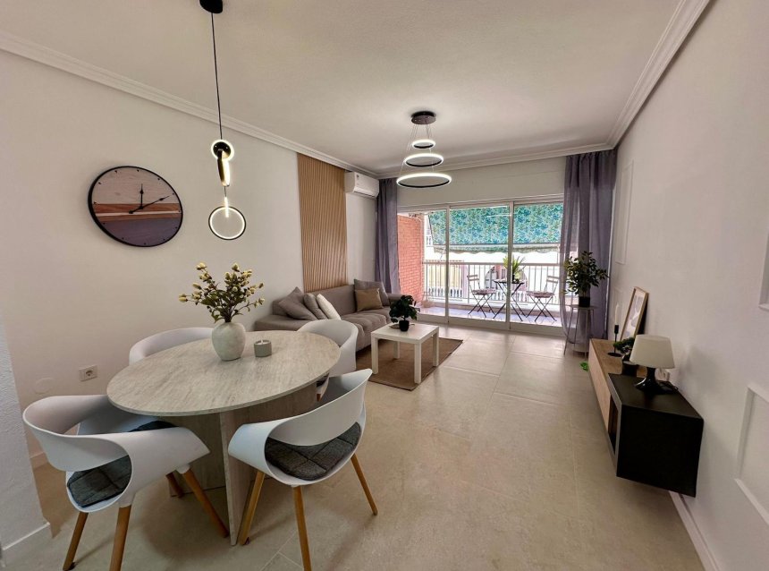 Resale - Apartment -
Torrevieja - Habaneras