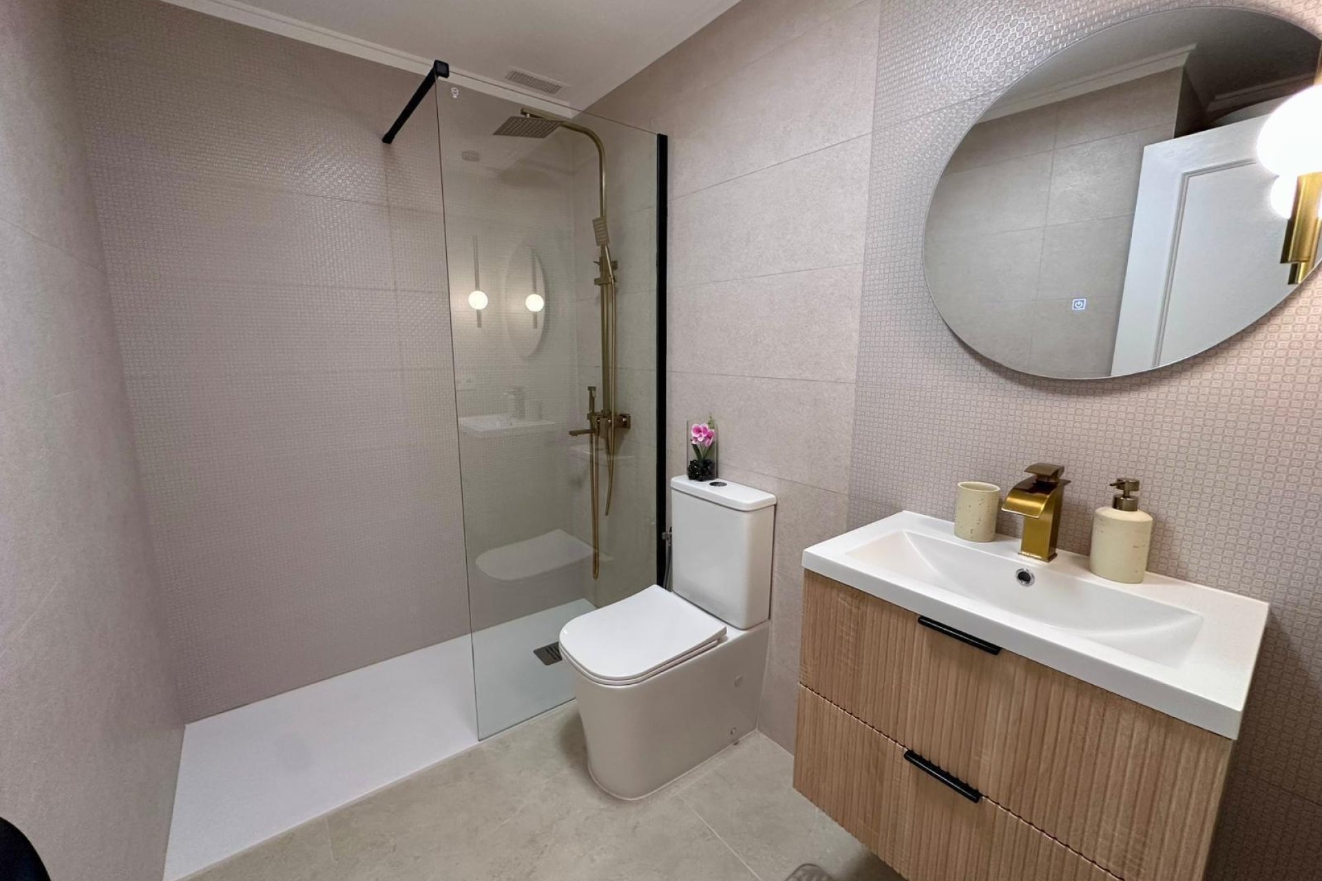 Resale - Apartment -
Torrevieja - Habaneras