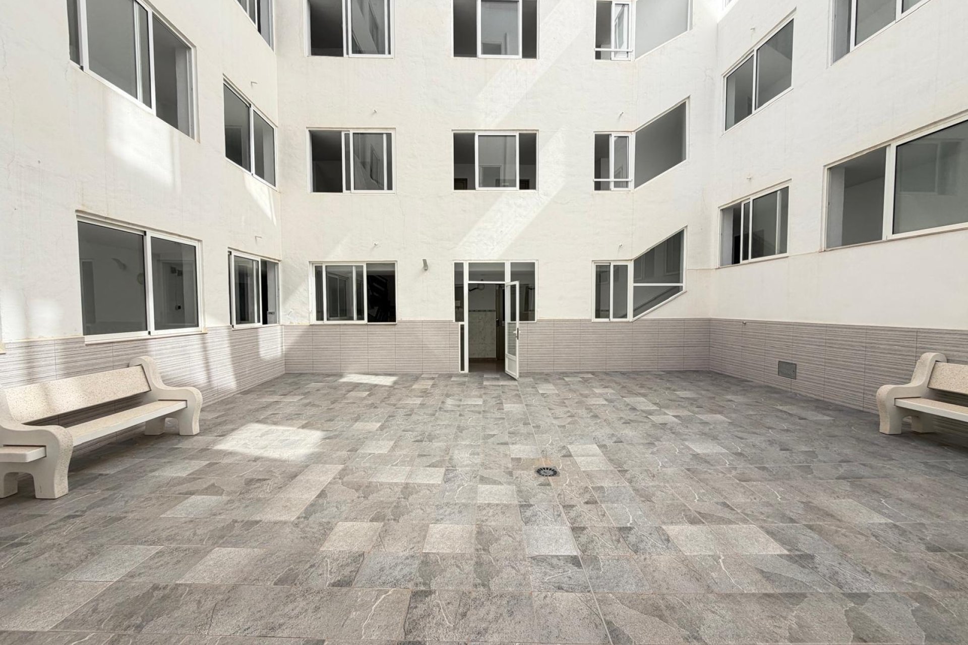 Resale - Apartment -
Torrevieja - Las Piscinas Naturales