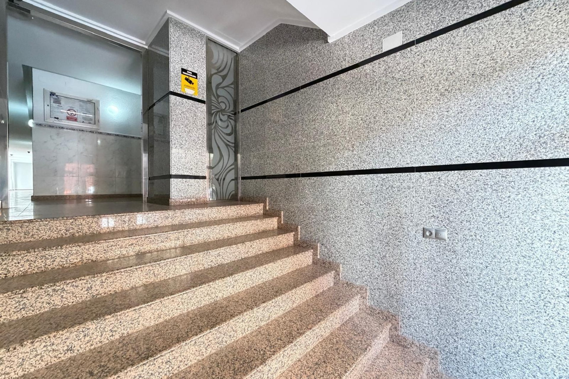 Resale - Apartment -
Torrevieja - Las Piscinas Naturales