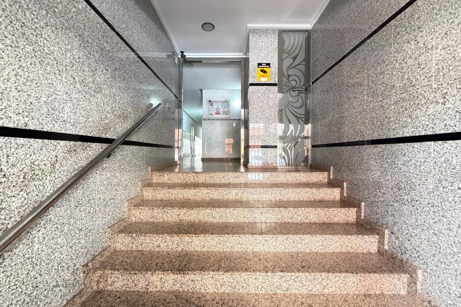 Resale - Apartment -
Torrevieja - Las Piscinas Naturales