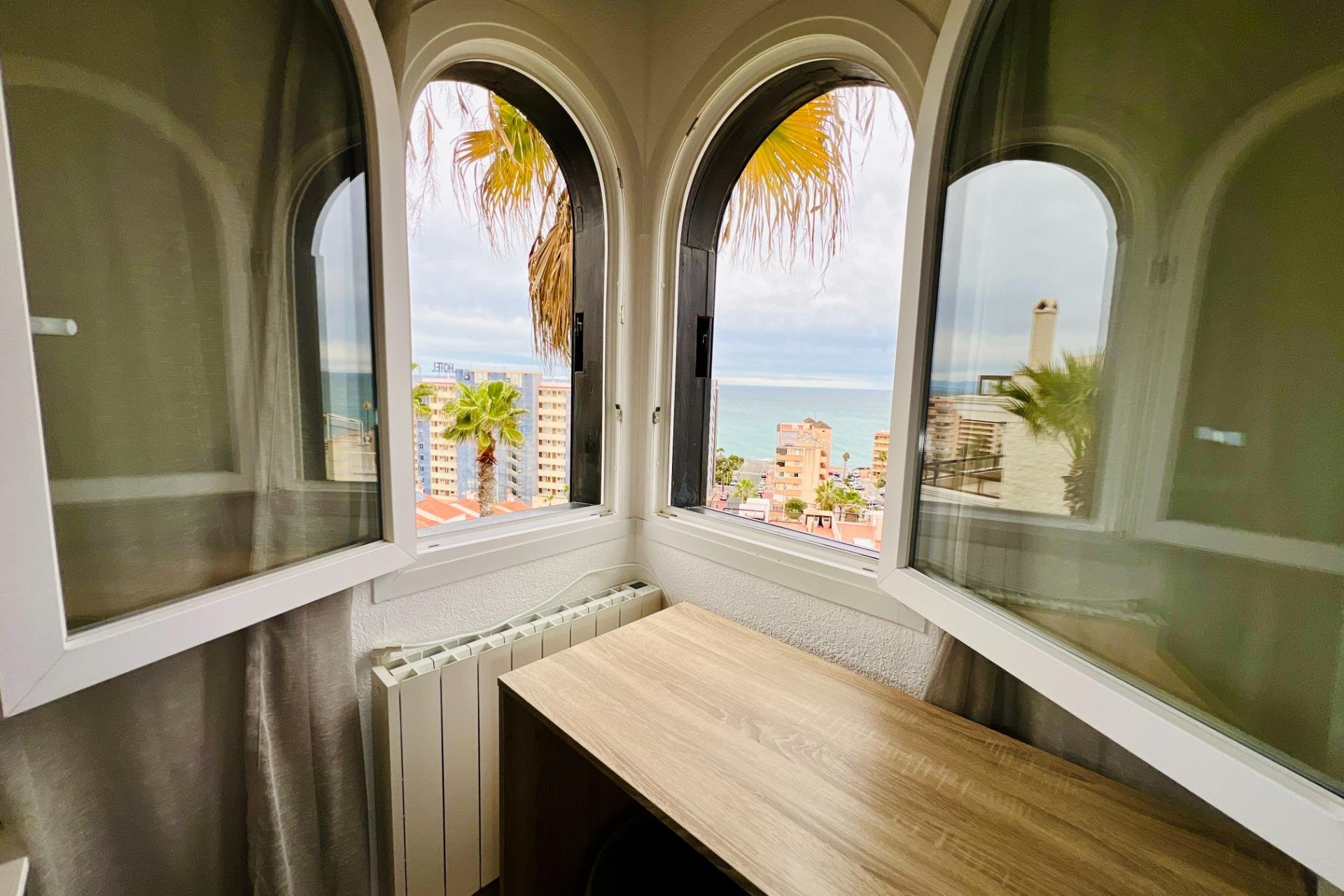 Resale - Apartment -
Torrevieja - Miramar - Torre Del Moro