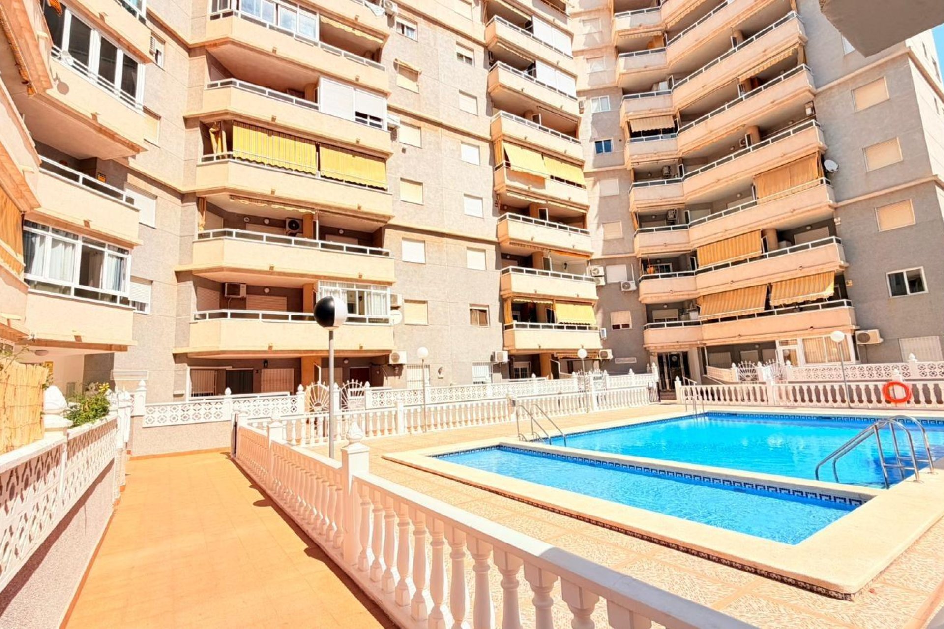 Resale - Apartment -
Torrevieja - Nueva Torrevieja