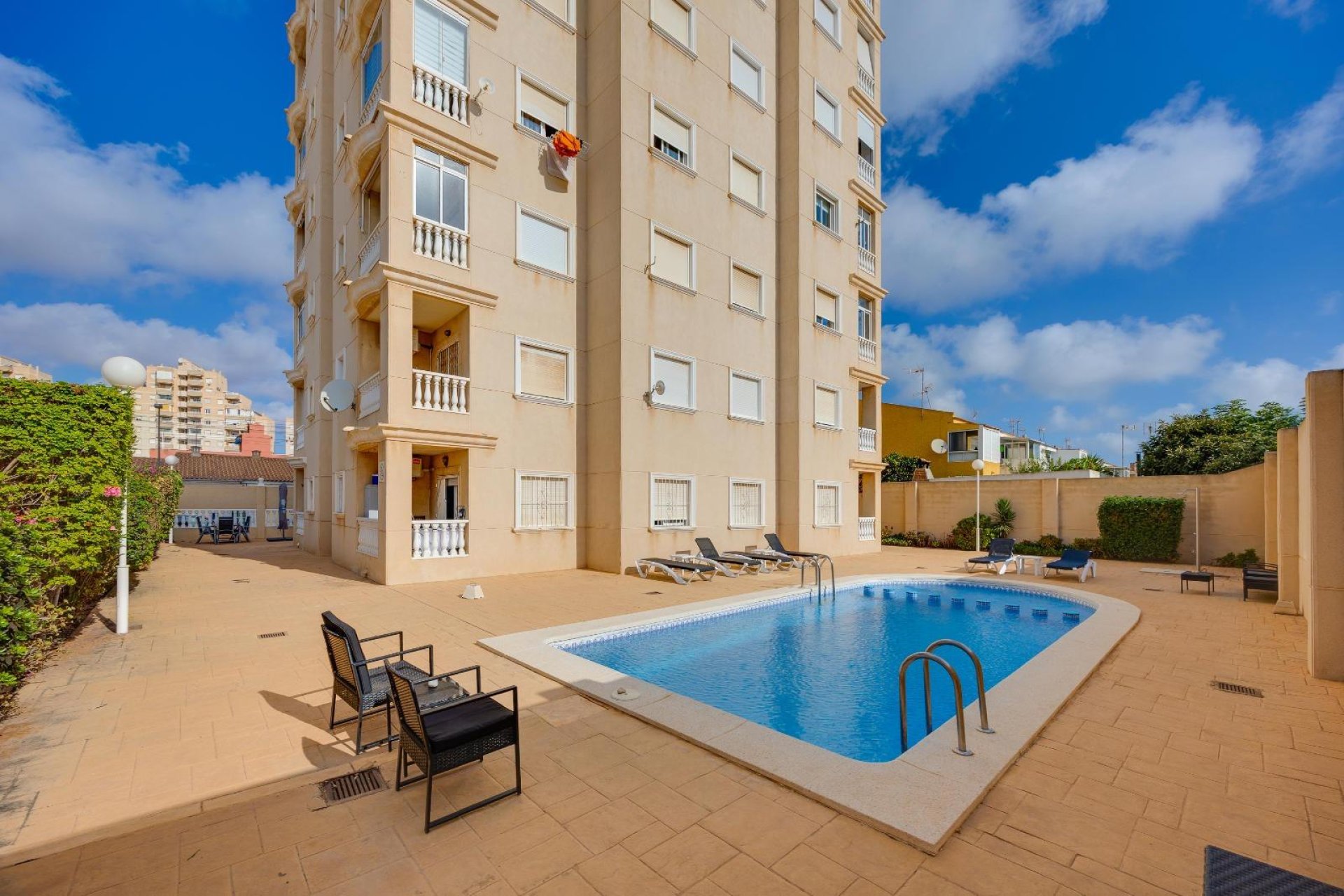 Resale - Apartment -
Torrevieja - Nueva Torrevieja