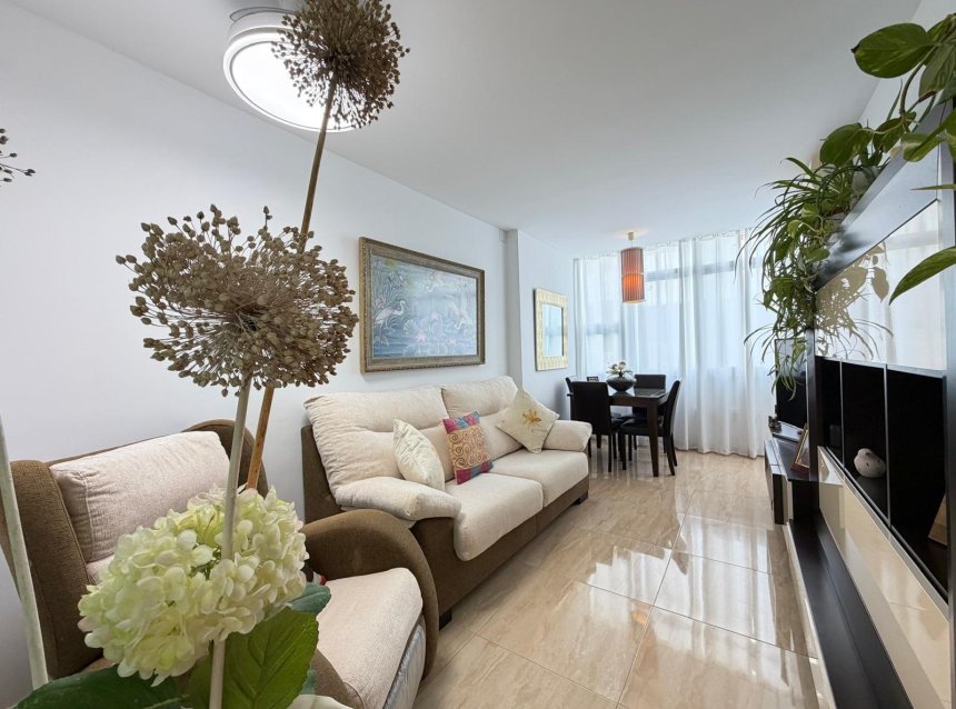 Resale - Apartment -
Torrevieja - Paseo Maritimo