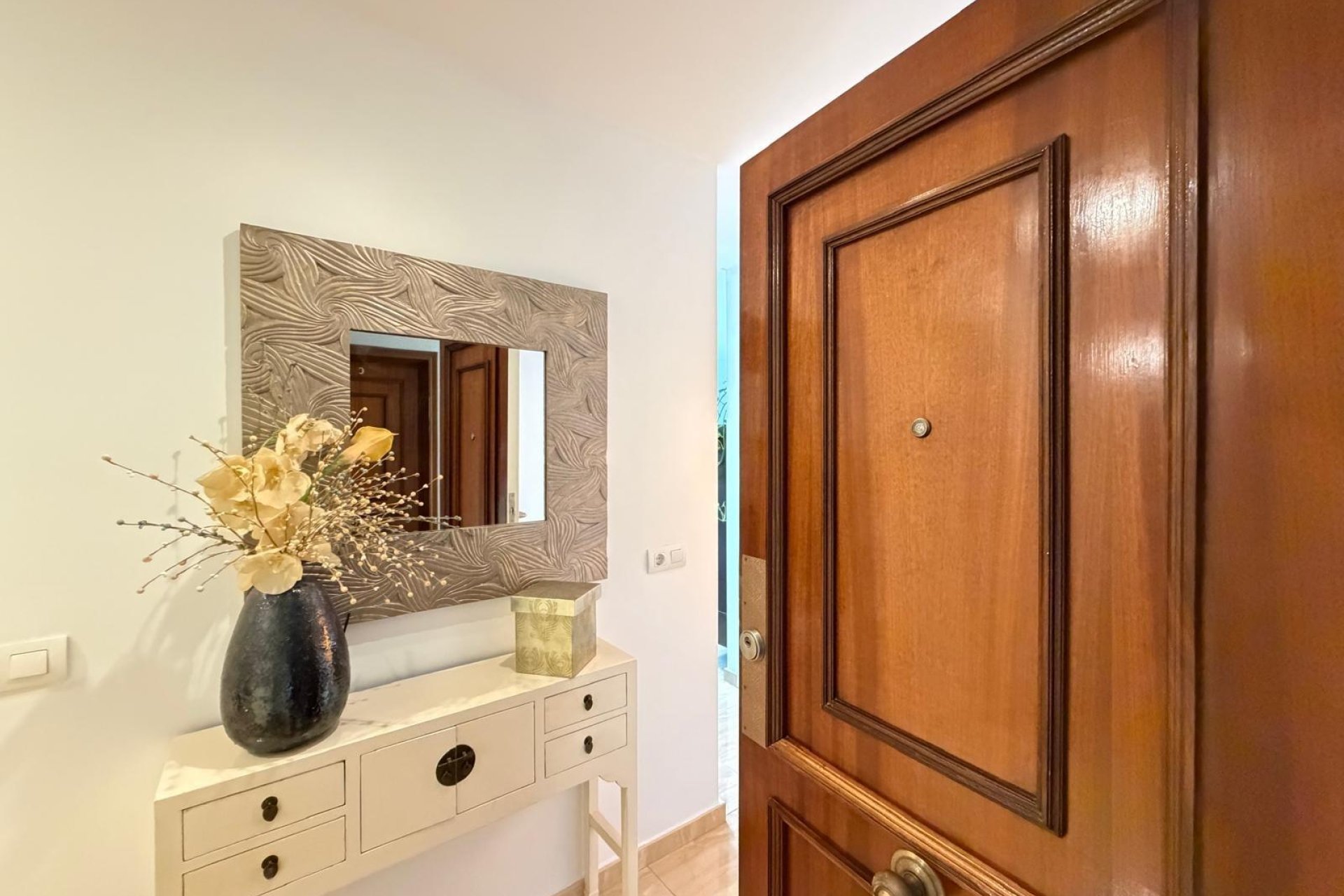 Resale - Apartment -
Torrevieja - Paseo Maritimo