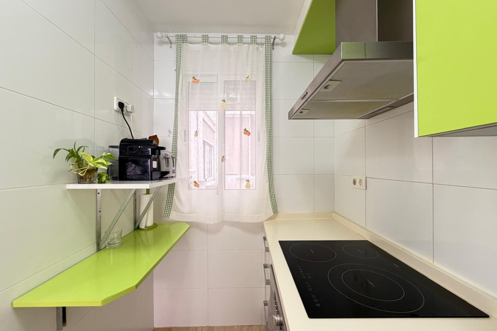 Resale - Apartment -
Torrevieja - Paseo Maritimo
