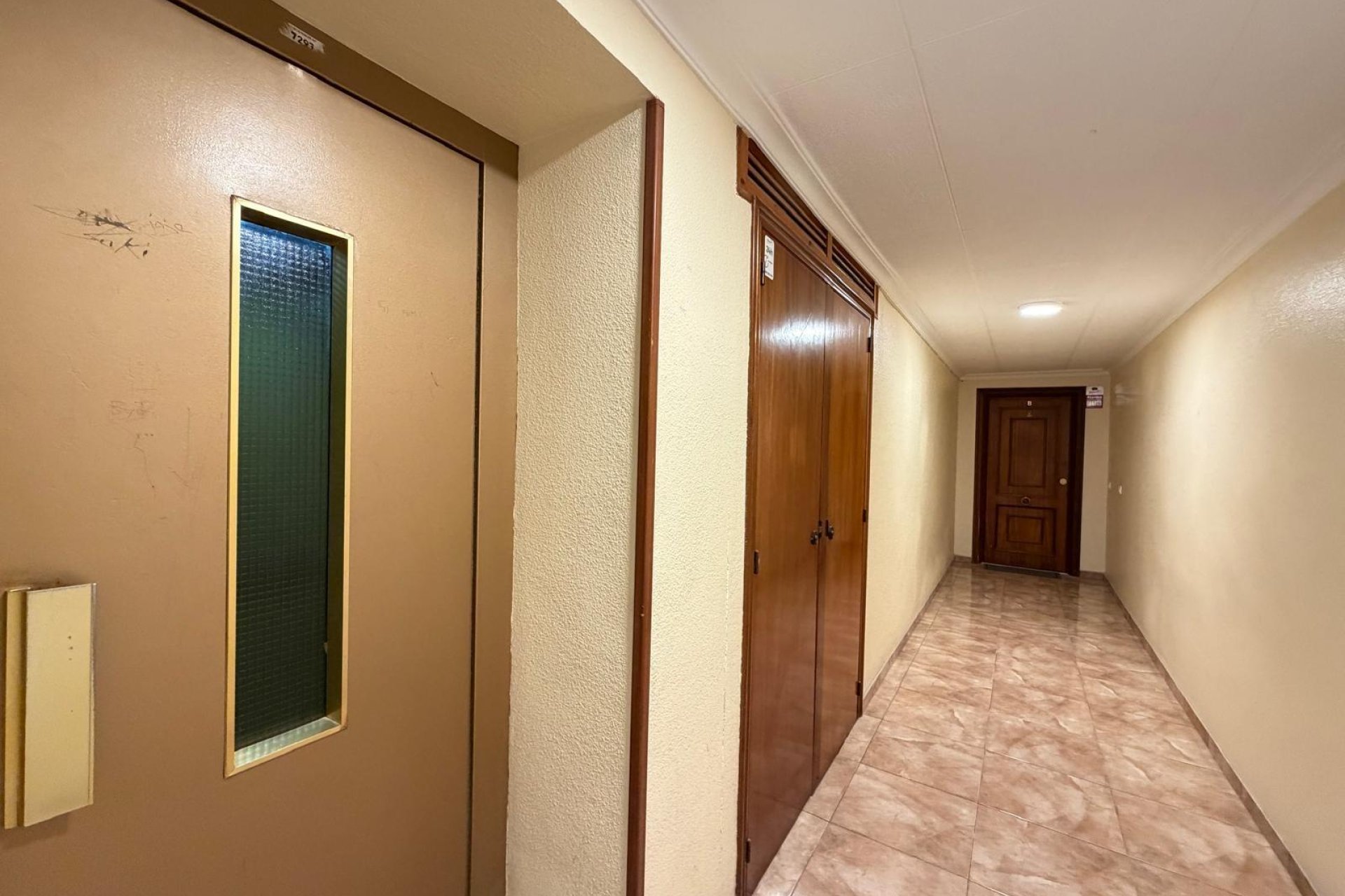 Resale - Apartment -
Torrevieja - Paseo Maritimo