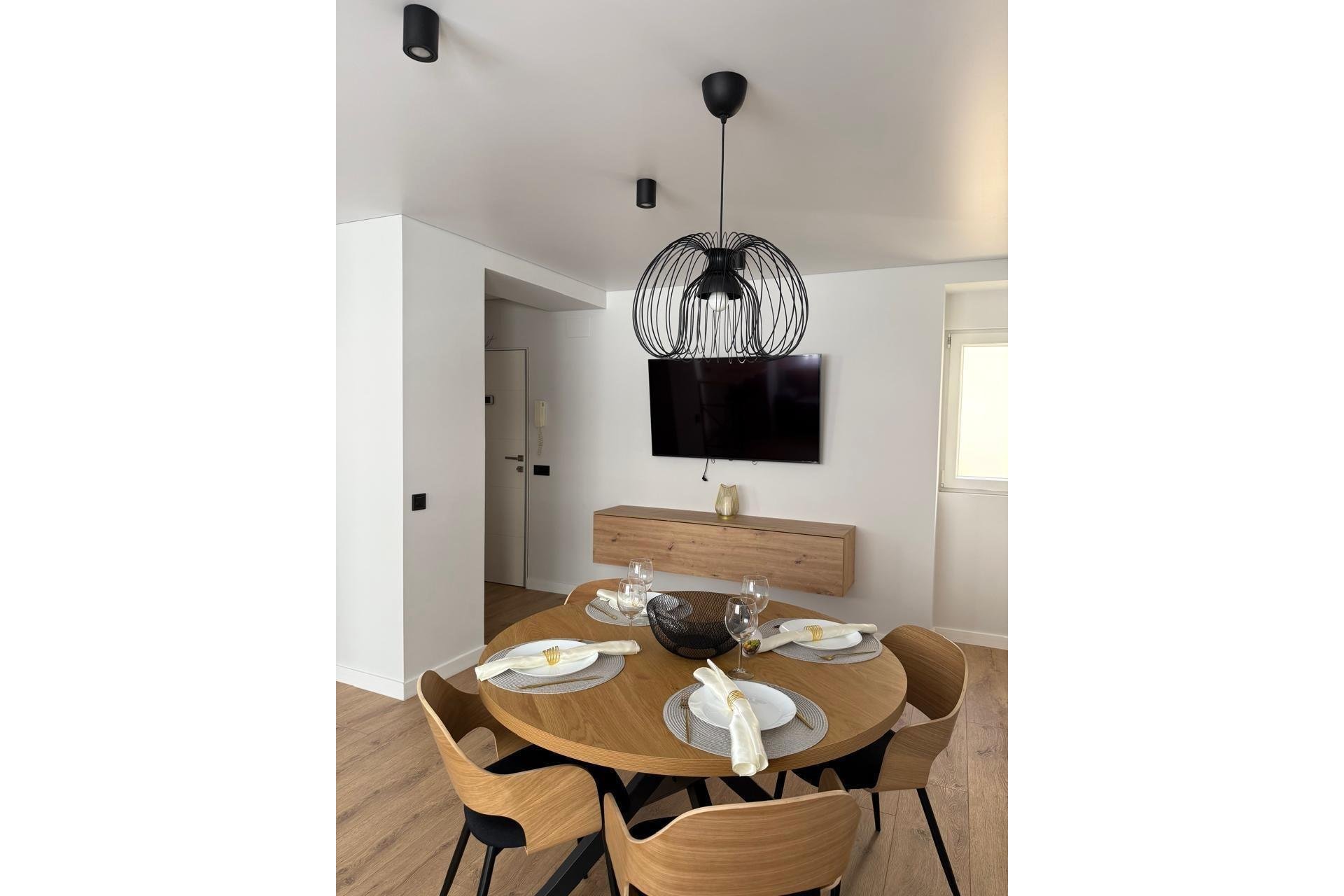 Resale - Apartment -
Torrevieja - Paseo Maritimo