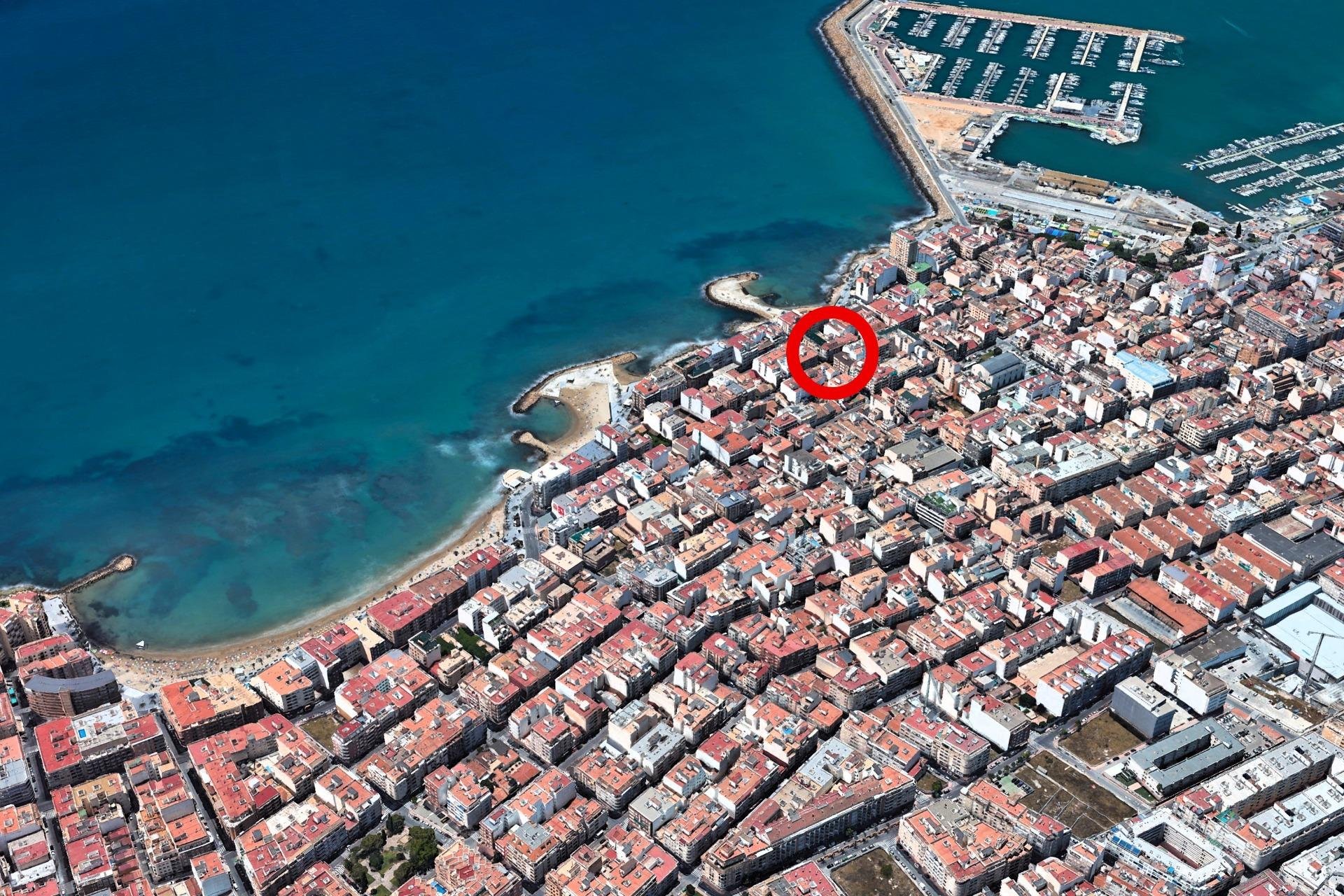 Resale - Apartment -
Torrevieja - Paseo Maritimo