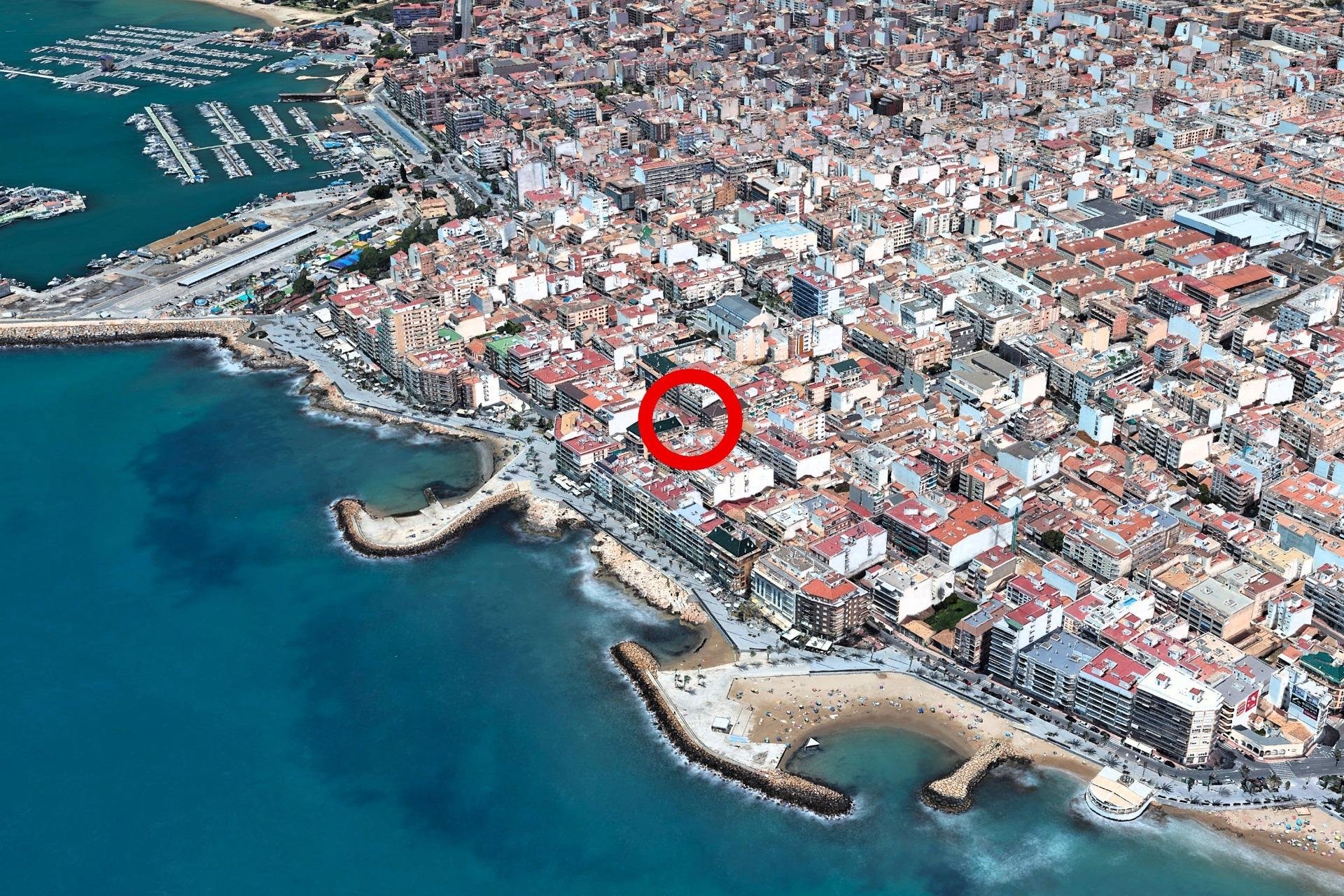 Resale - Apartment -
Torrevieja - Paseo Maritimo