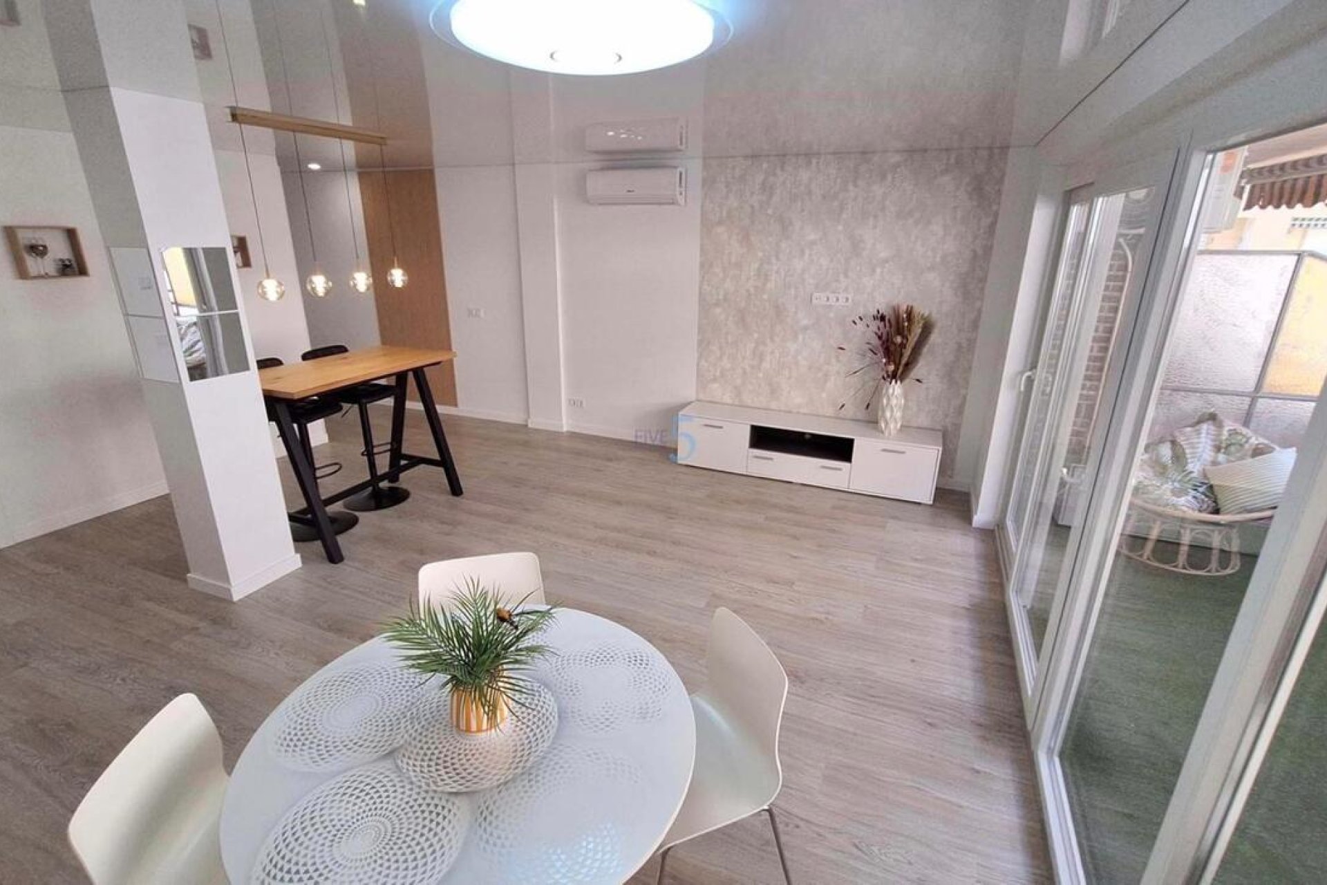 Resale - Apartment -
Torrevieja - Playa Acecion