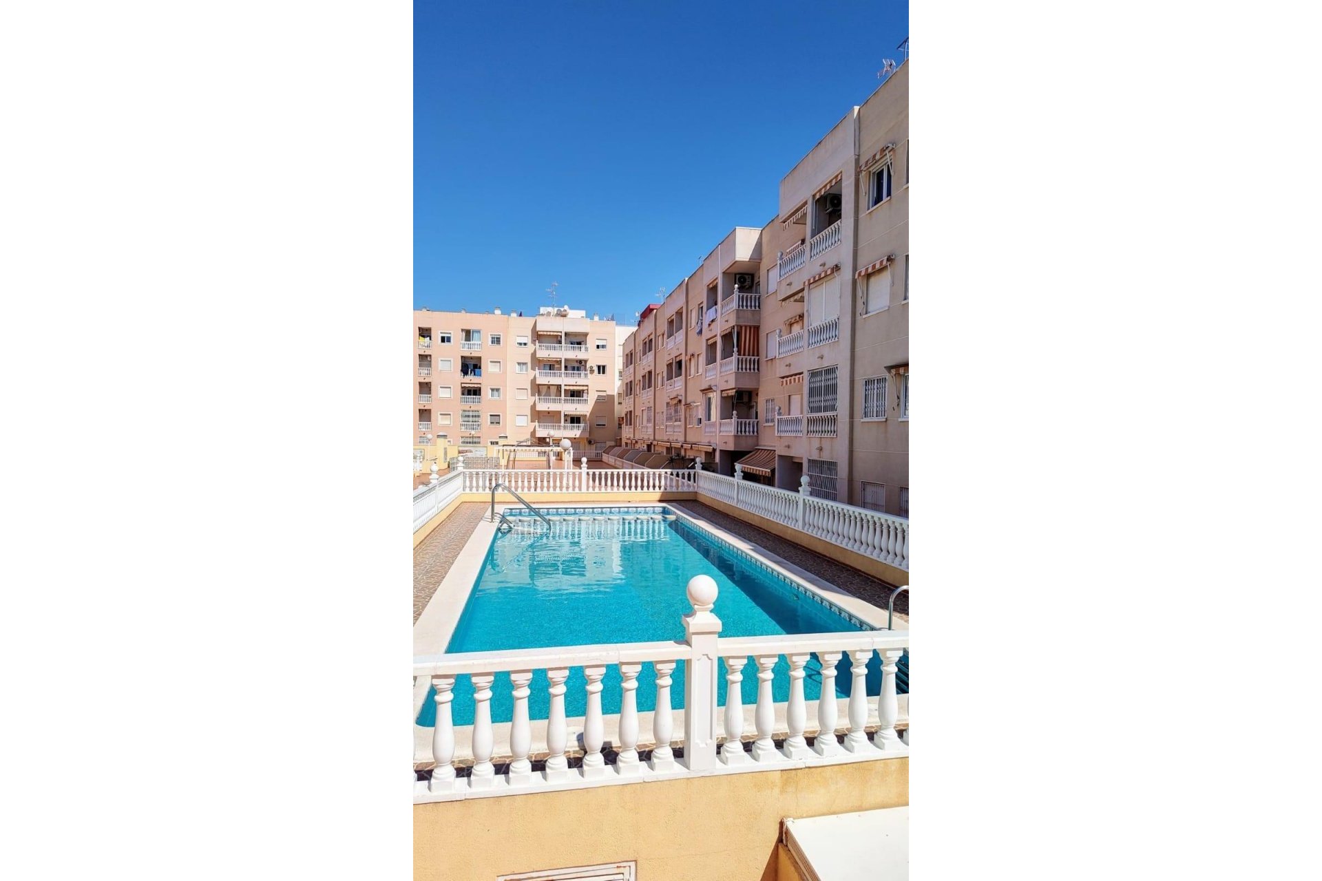 Resale - Apartment -
Torrevieja - Playa de los Locos