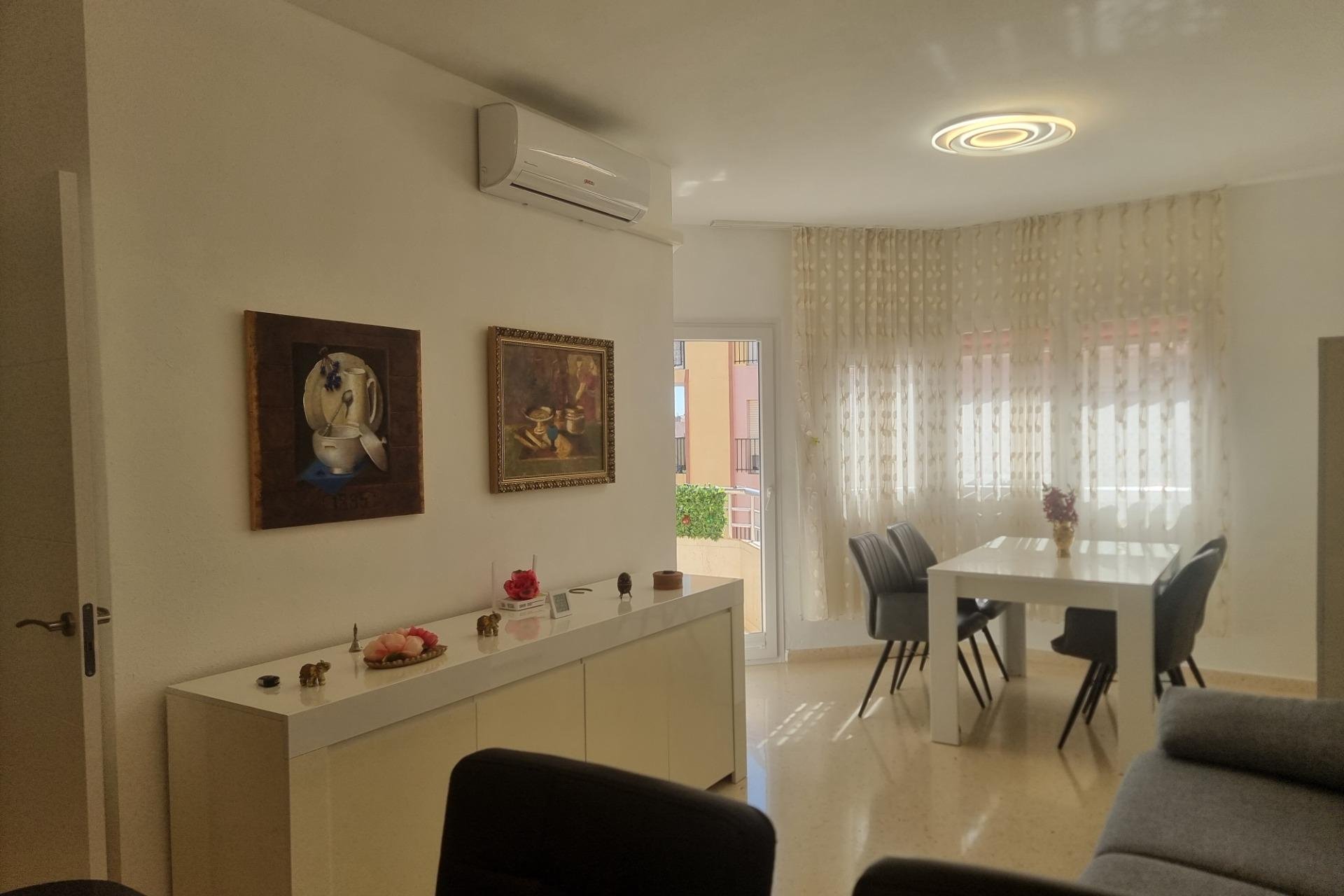 Resale - Apartment -
Torrevieja - Playa de los Locos