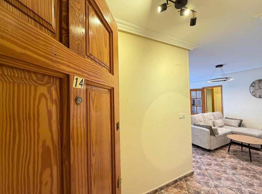 Resale - Apartment -
Torrevieja - Playa de los Locos