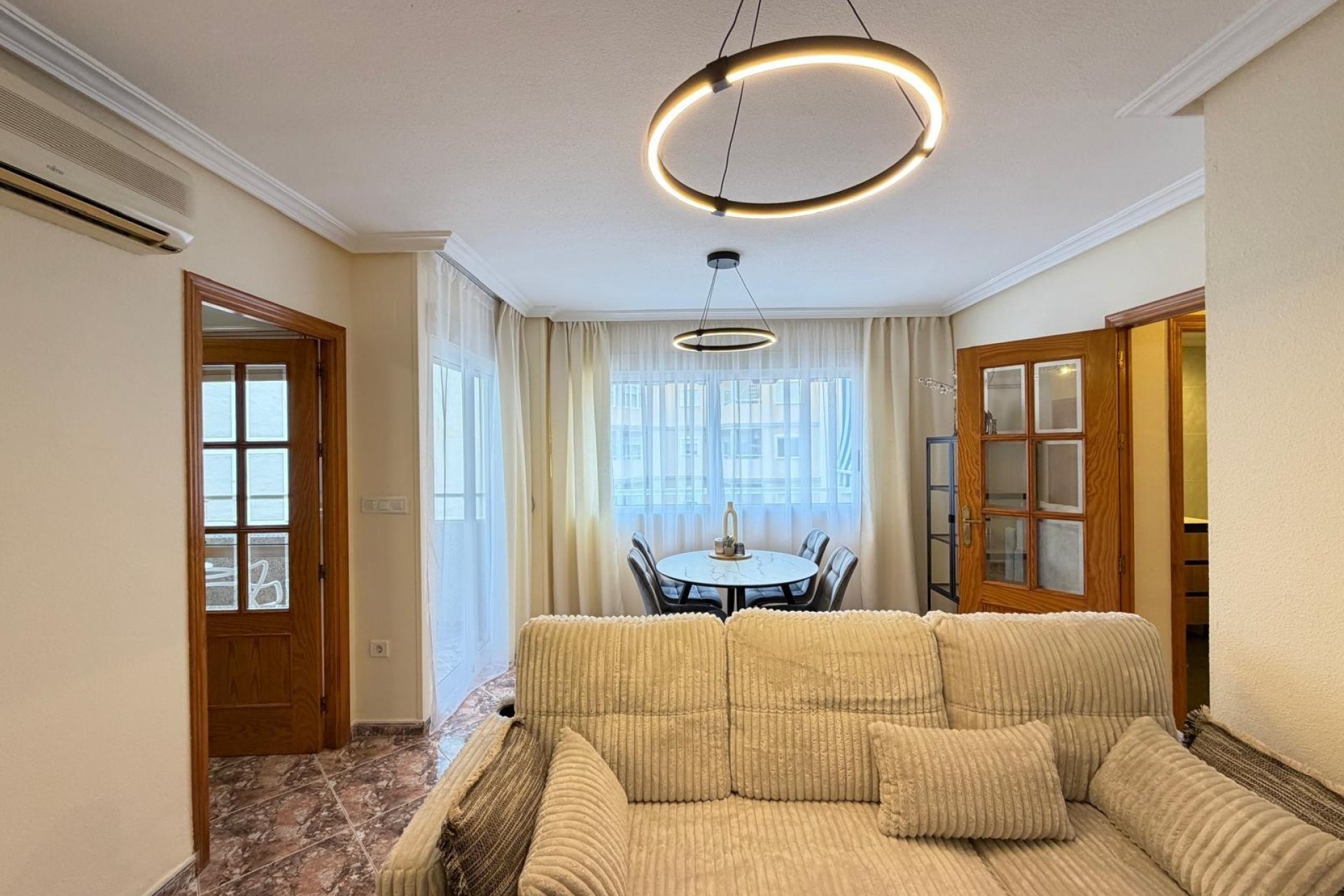 Resale - Apartment -
Torrevieja - Playa de los Locos