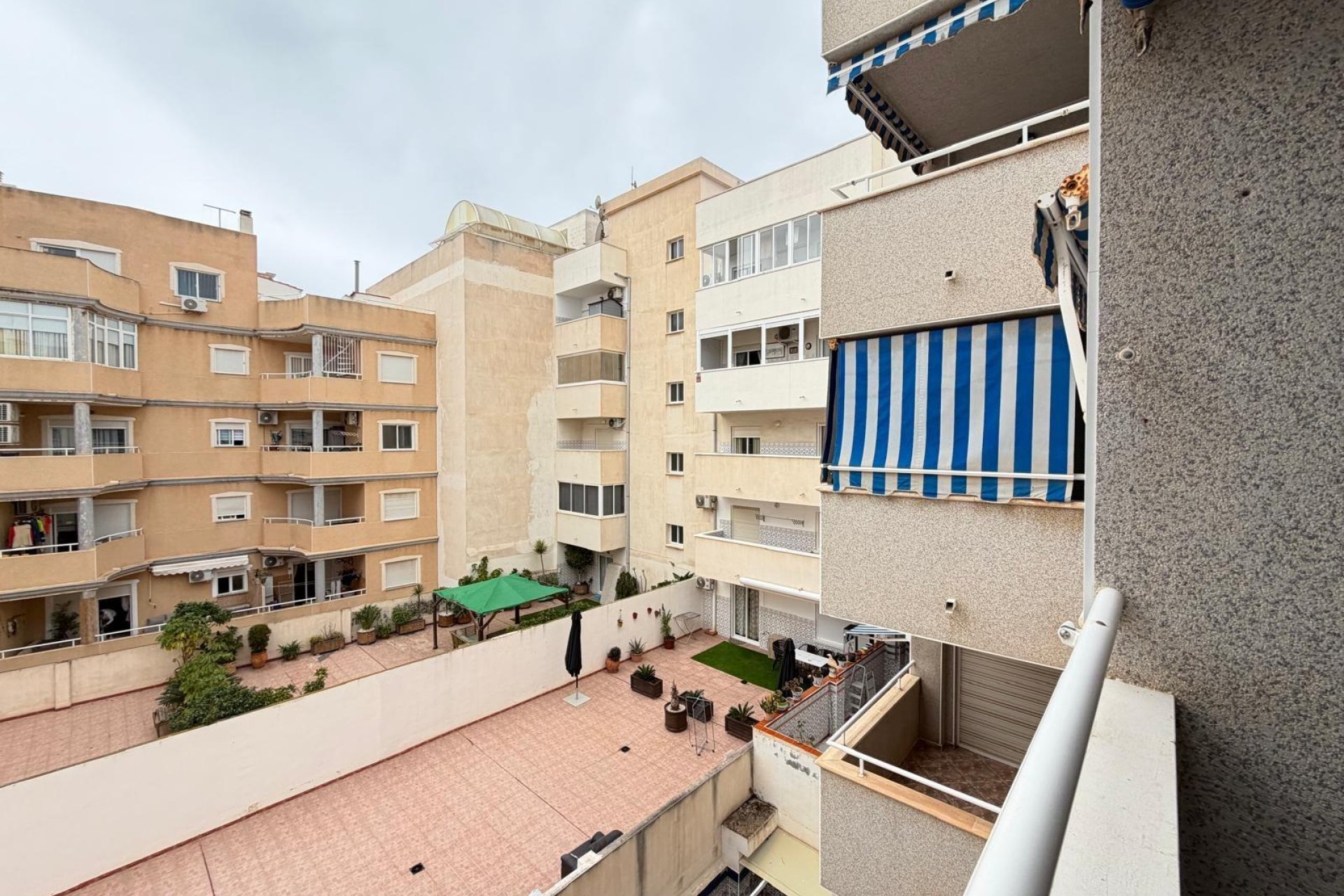 Resale - Apartment -
Torrevieja - Playa de los Locos