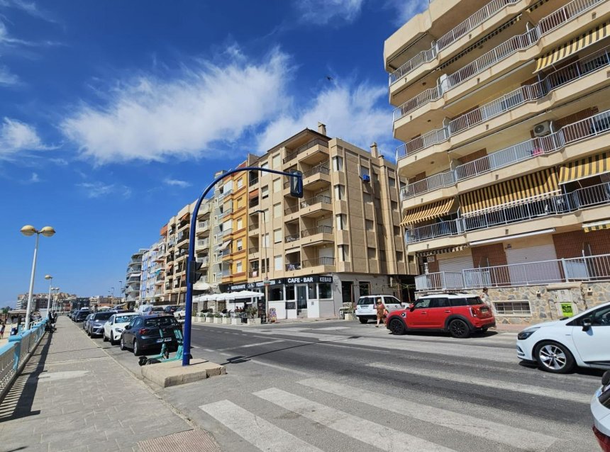 Resale - Apartment -
Torrevieja - Playa de los Locos