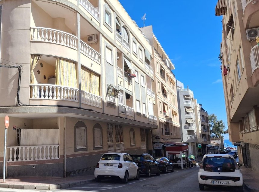 Resale - Apartment -
Torrevieja - Playa de los Locos