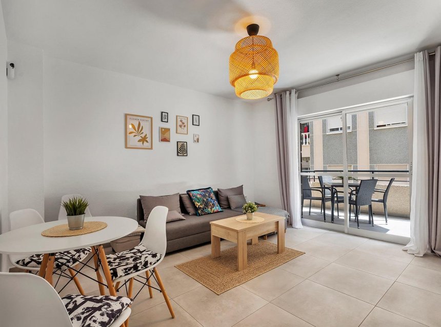 Resale - Apartment -
Torrevieja - Playa de los Locos