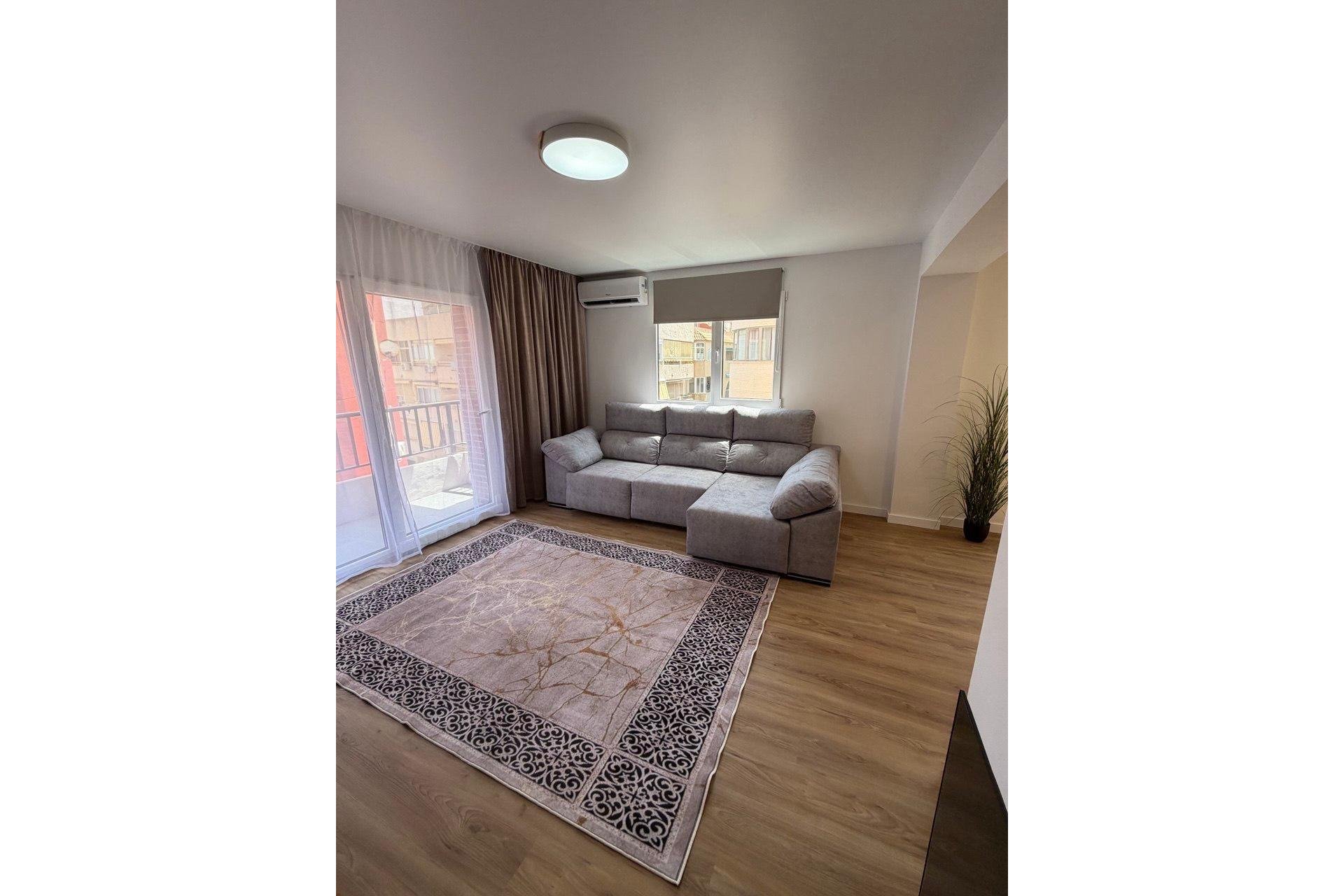 Resale - Apartment -
Torrevieja - Playa de los Locos
