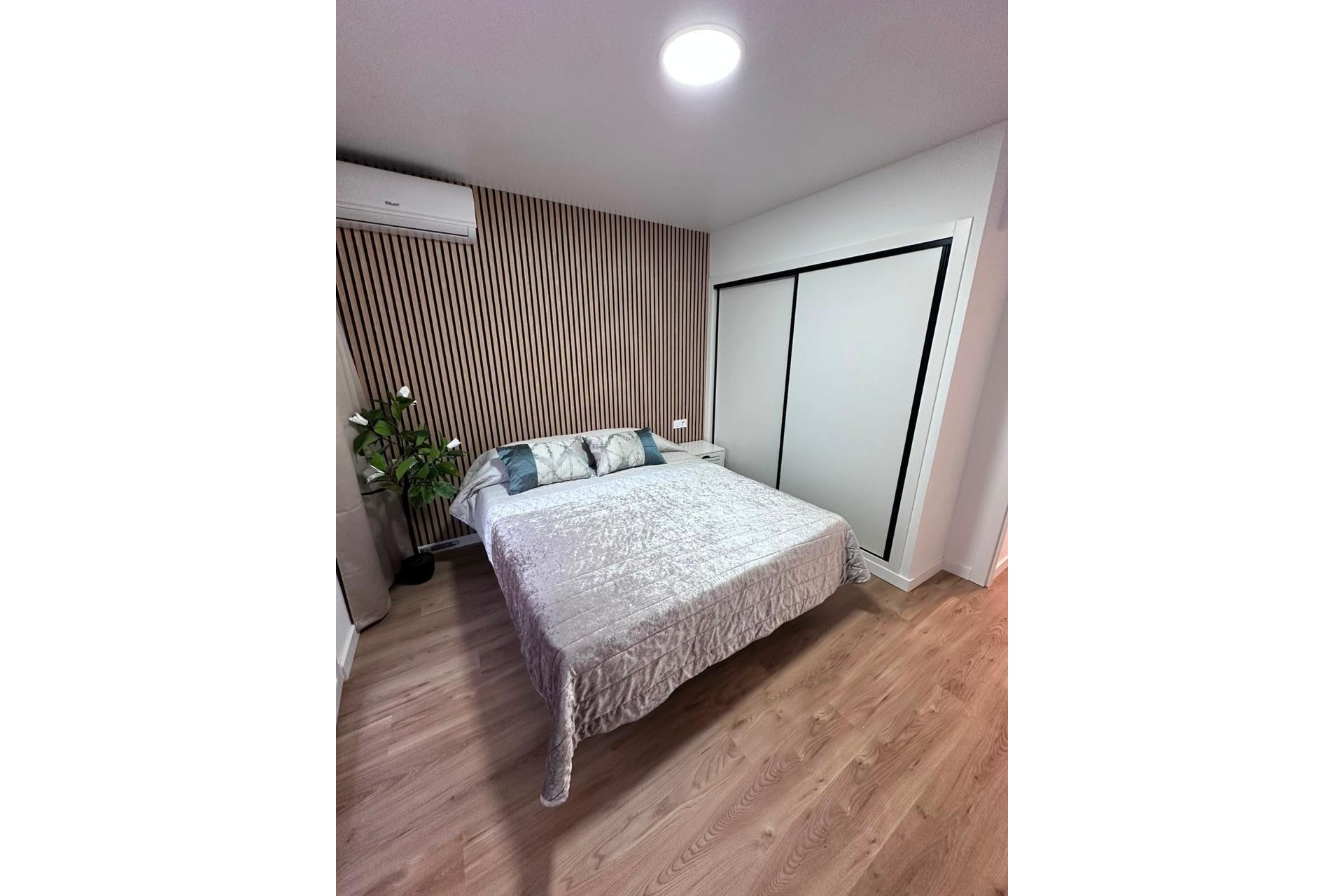 Resale - Apartment -
Torrevieja - Playa de los Locos