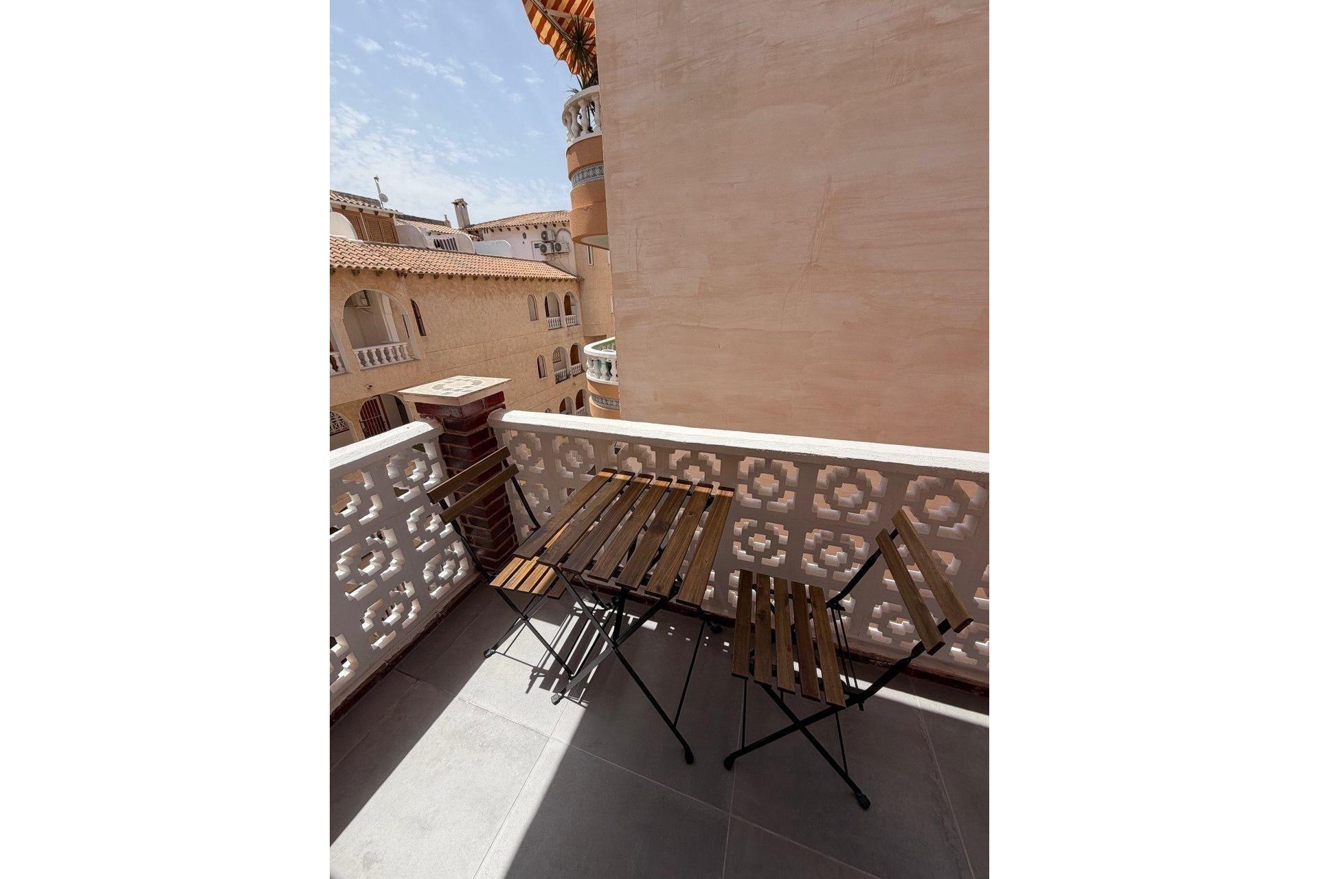 Resale - Apartment -
Torrevieja - Playa de los Locos
