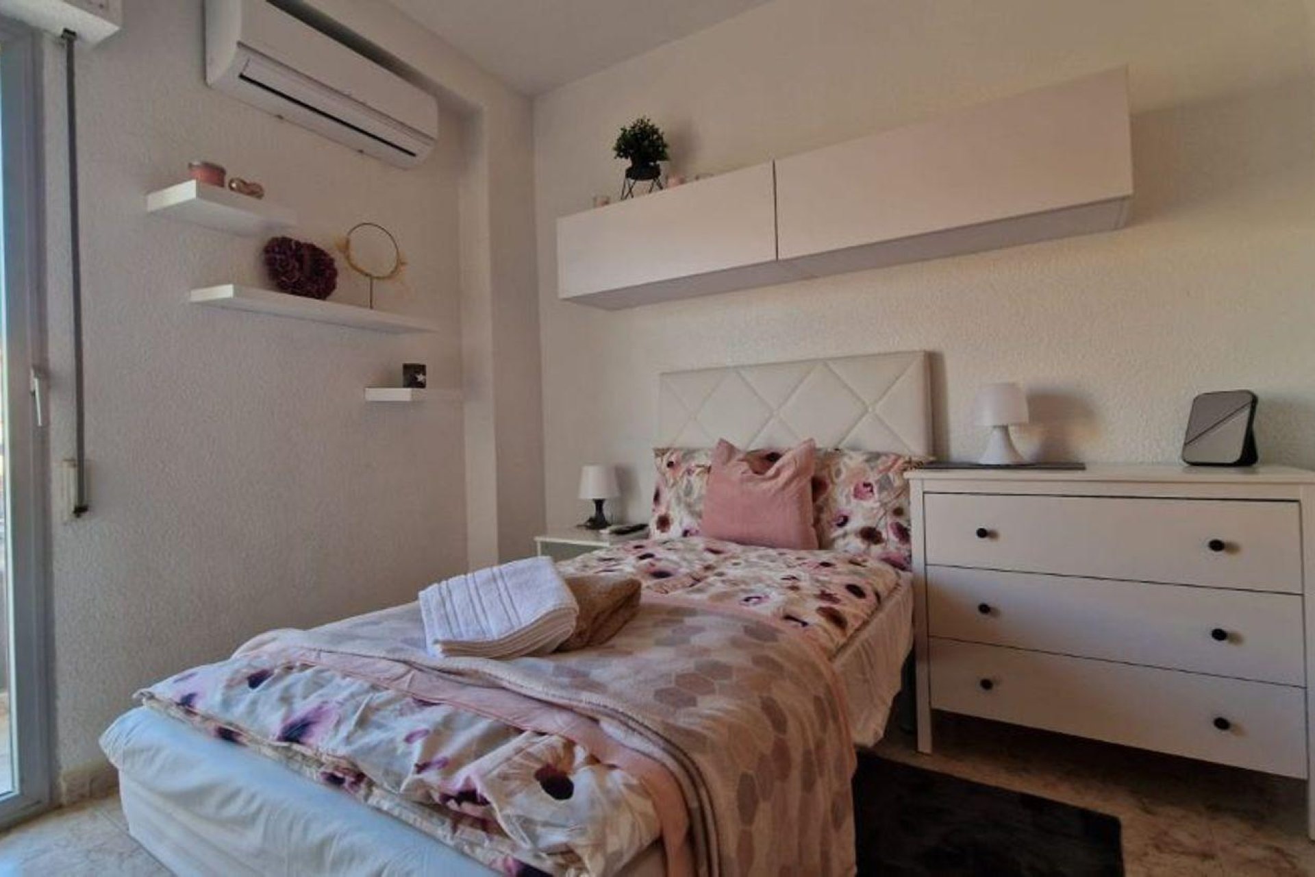 Resale - Apartment -
Torrevieja - Playa de los Locos