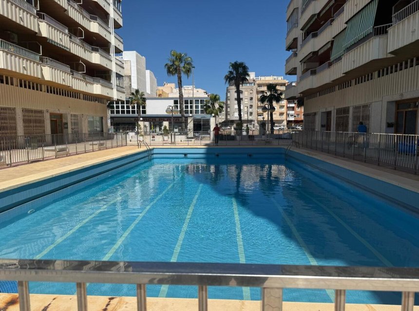 Resale - Apartment -
Torrevieja - Playa del Acequión