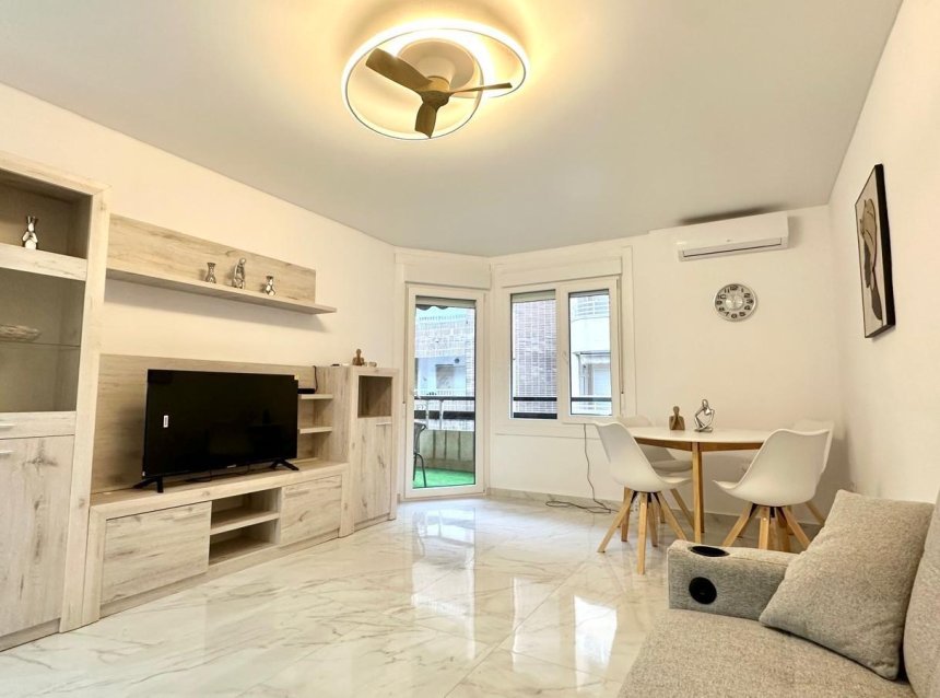 Resale - Apartment -
Torrevieja - Playa del Cura