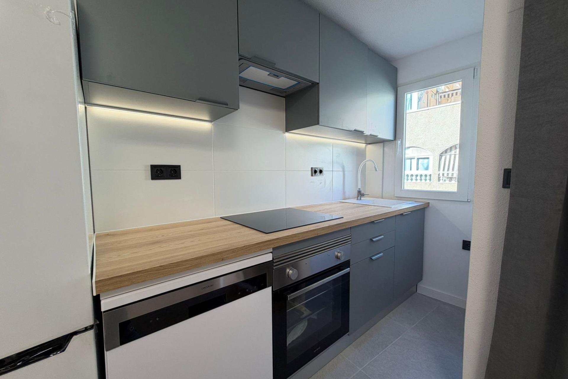 Resale - Apartment -
Torrevieja - Playa del Cura