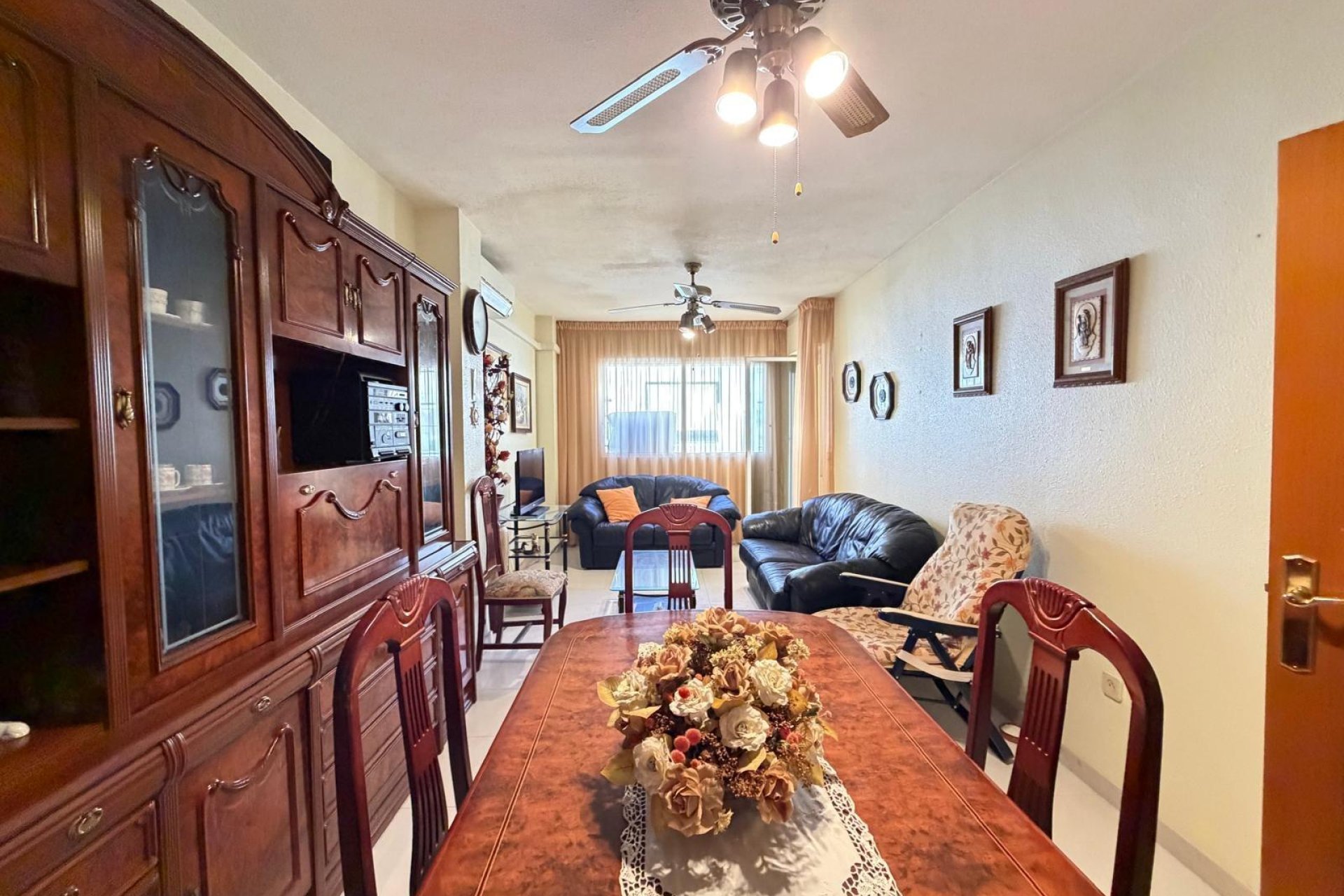 Resale - Apartment -
Torrevieja - Playa del Cura