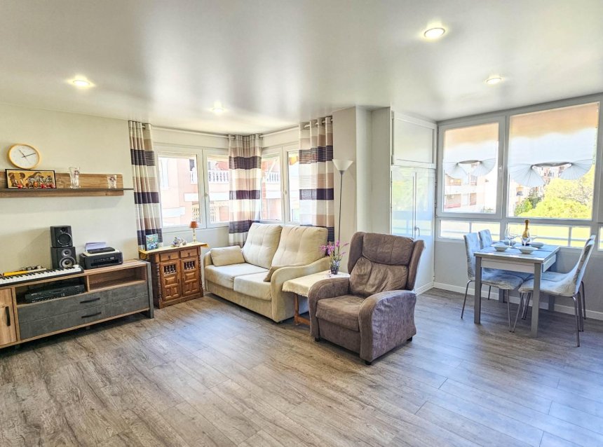 Resale - Apartment -
Torrevieja - Playa del Cura