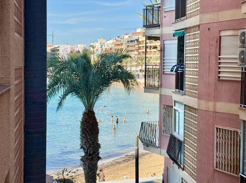 Resale - Apartment -
Torrevieja - Playa del Cura