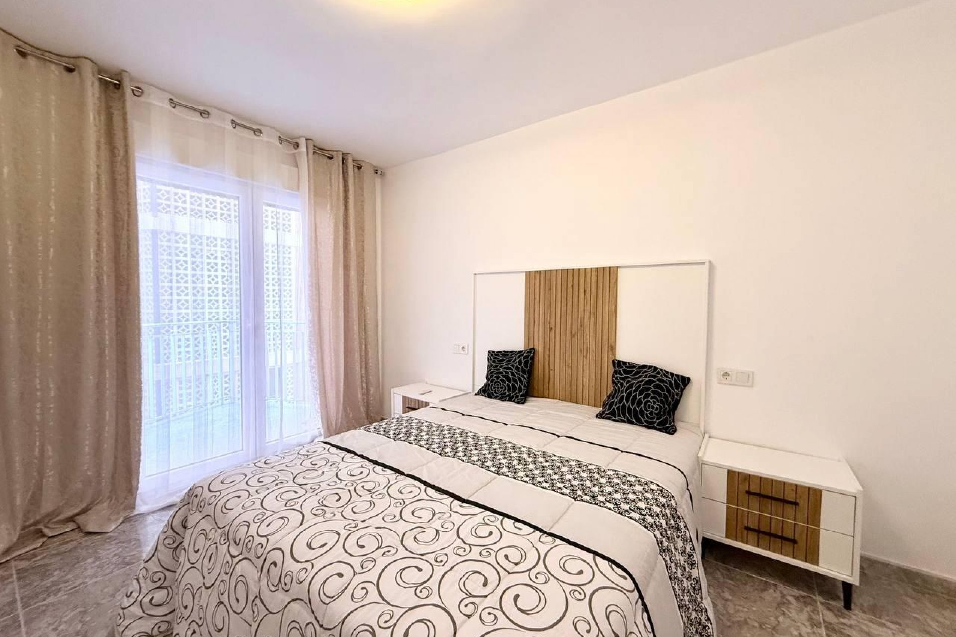 Resale - Apartment -
Torrevieja - Playa del Cura