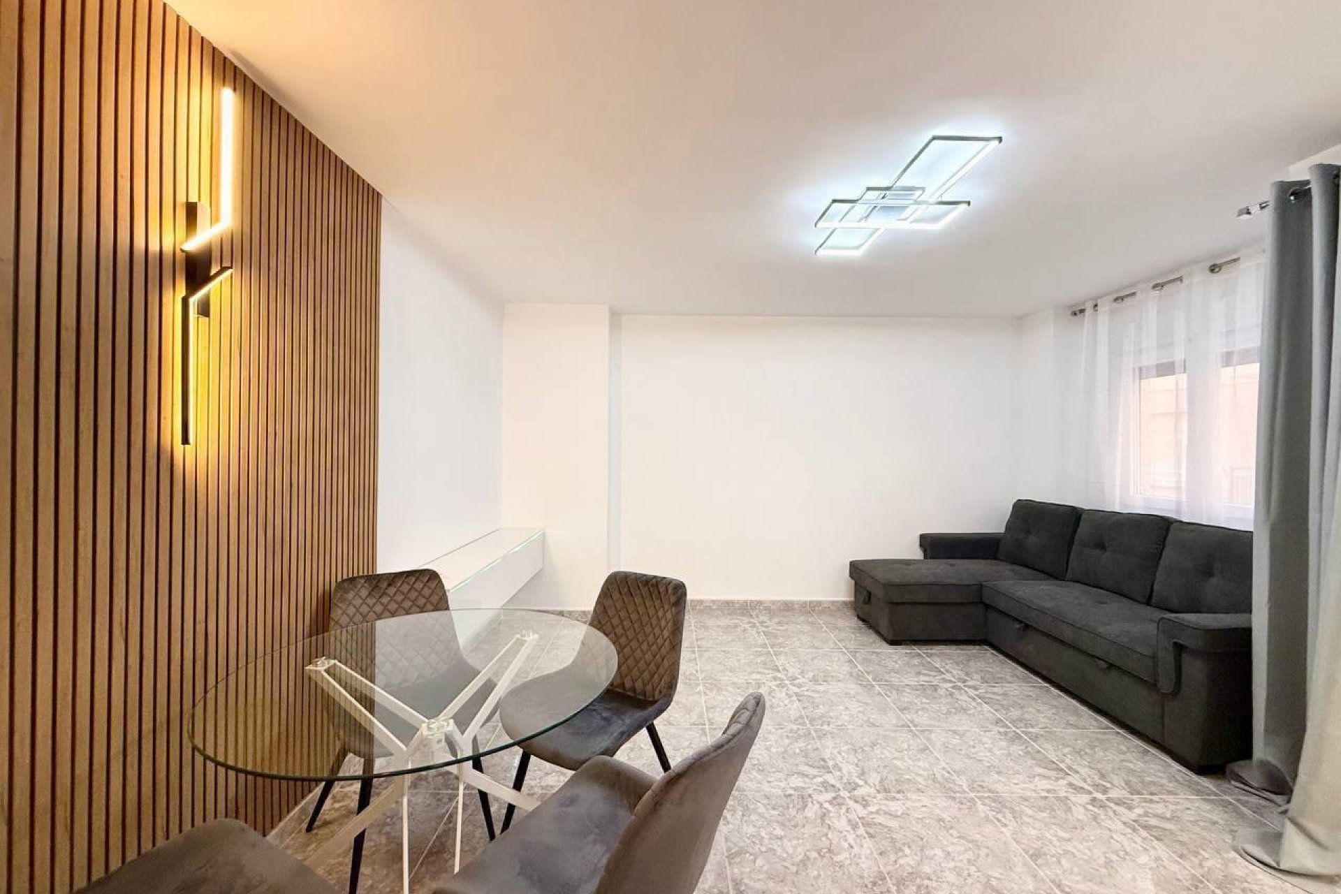 Resale - Apartment -
Torrevieja - Playa del Cura