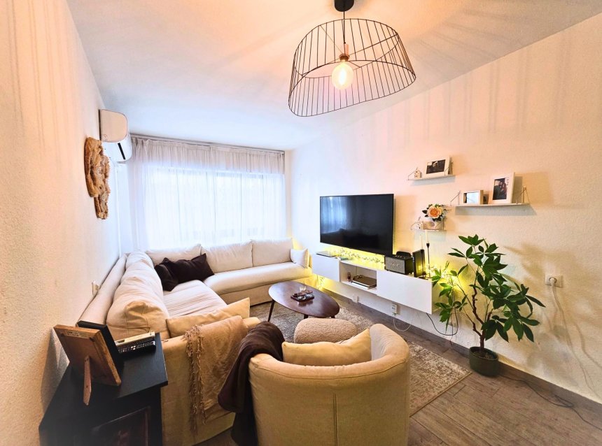 Resale - Apartment -
Torrevieja - Playa del Cura