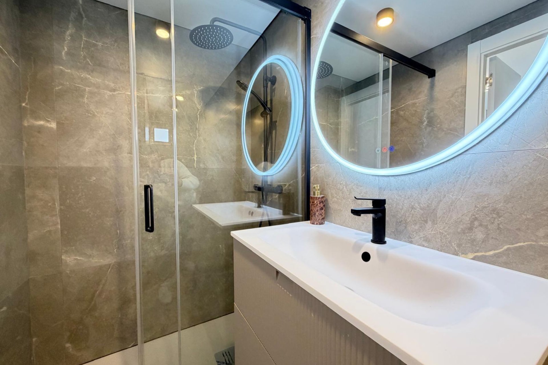 Resale - Apartment -
Torrevieja - Punta Prima