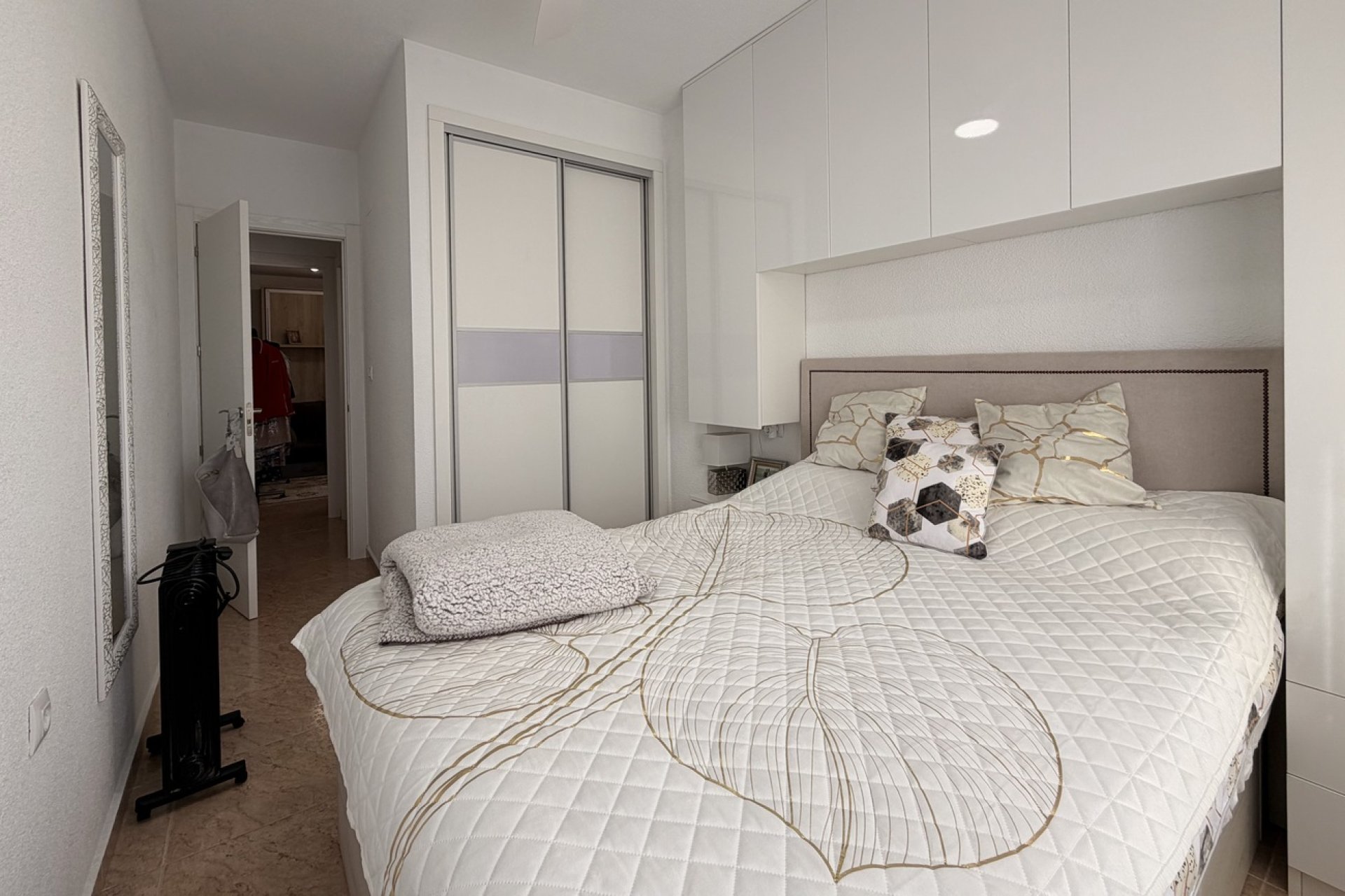 Resale - Apartment -
Torrevieja - Urb. Calas Blancas III