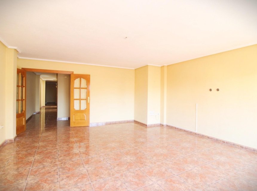 Resale - Apartment -
Torrevieja